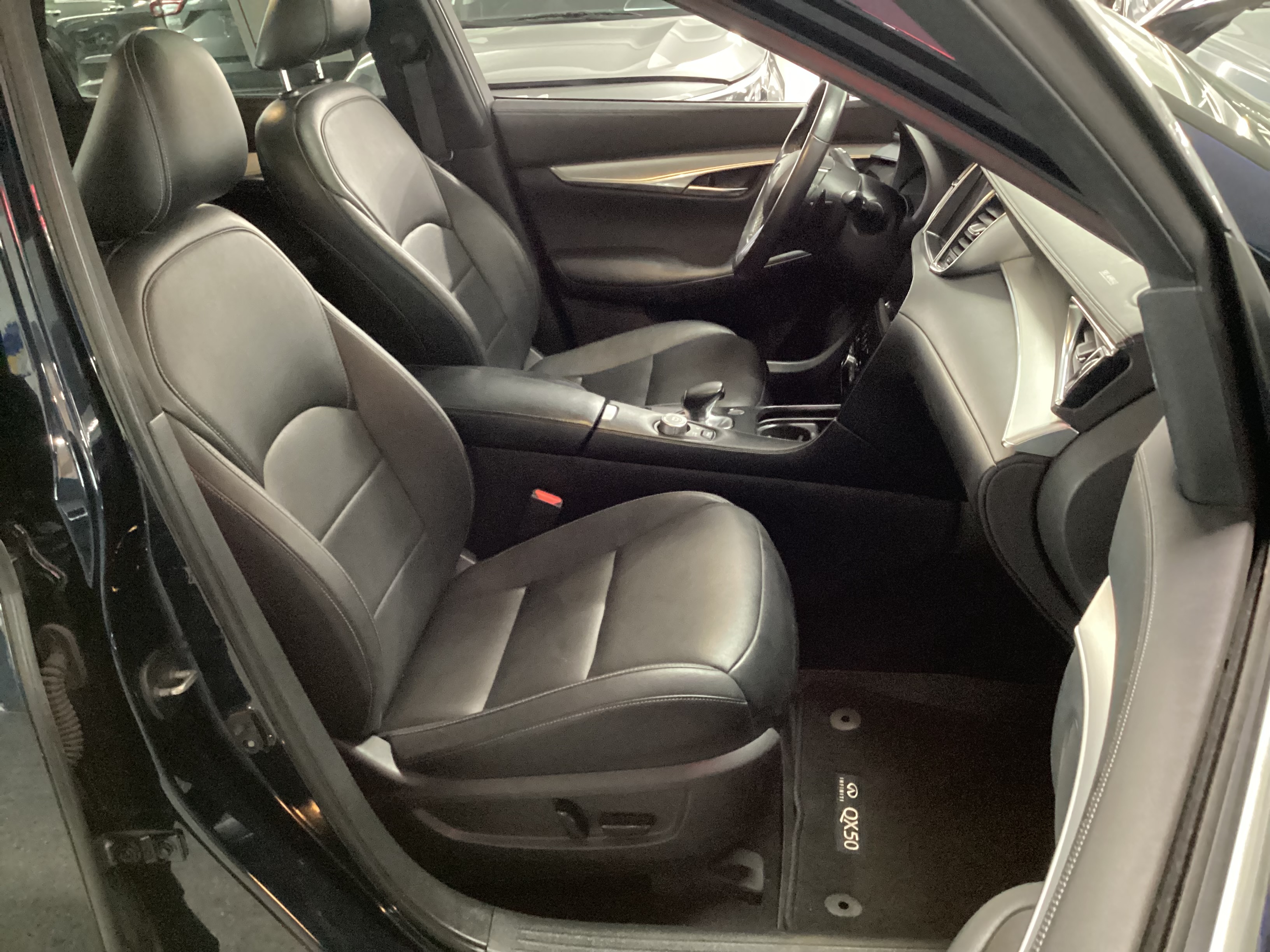 2020 INFINITI QX50 LUXE AWD - Image 12