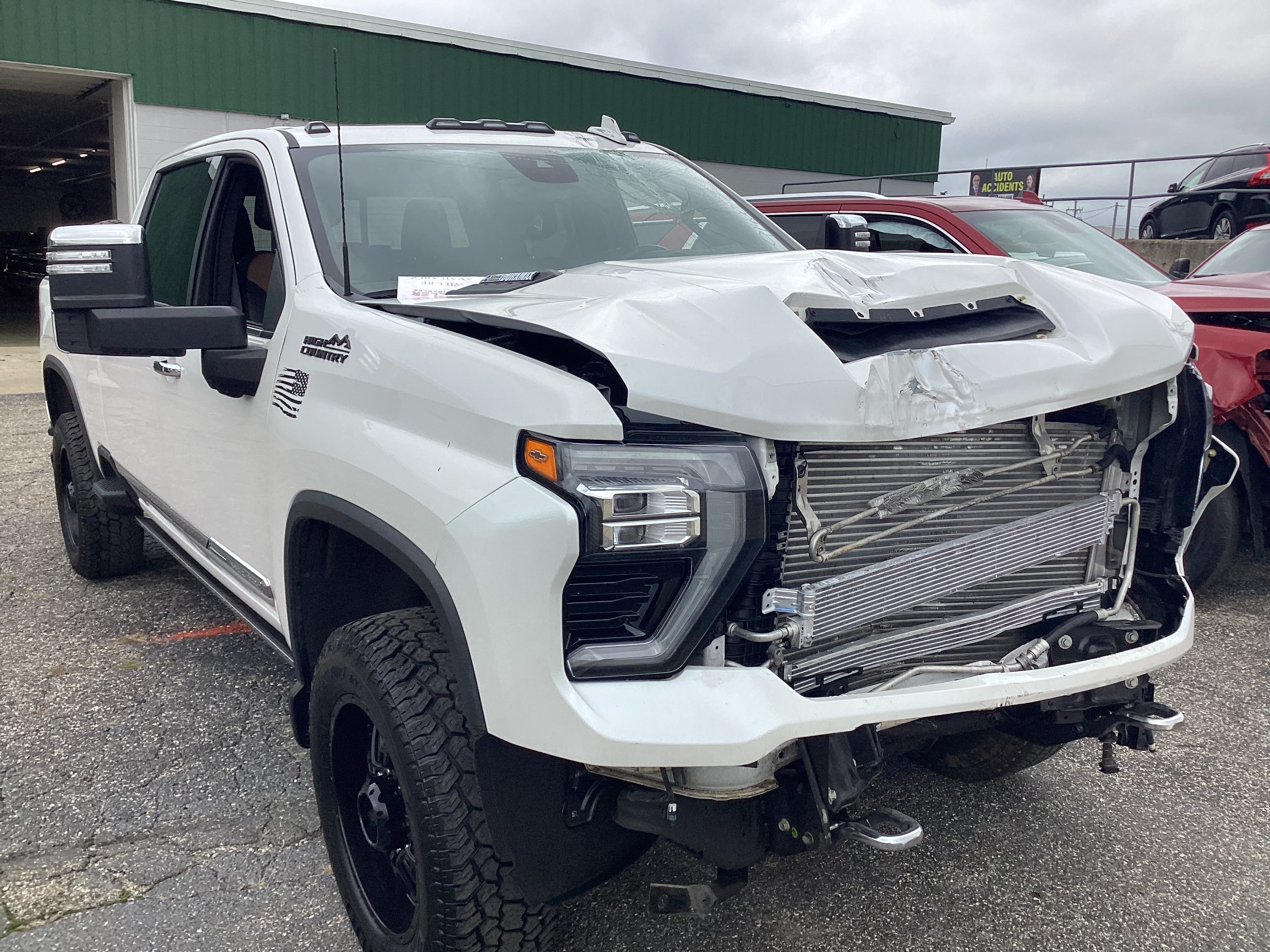 2024 CHEVROLET Silverado 3500HD High Country 4WD Crew Cab - Image 4