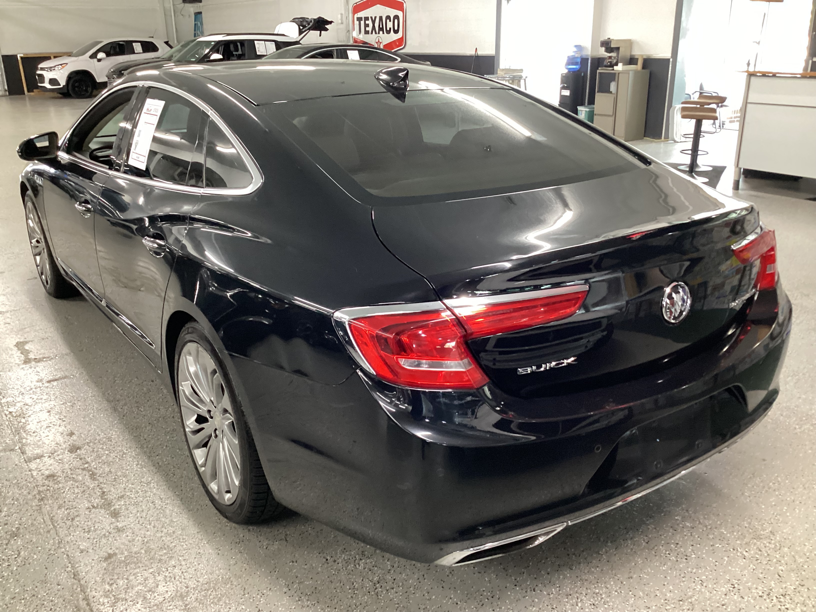 2017 BUICK LaCrosse Essence - Image 2