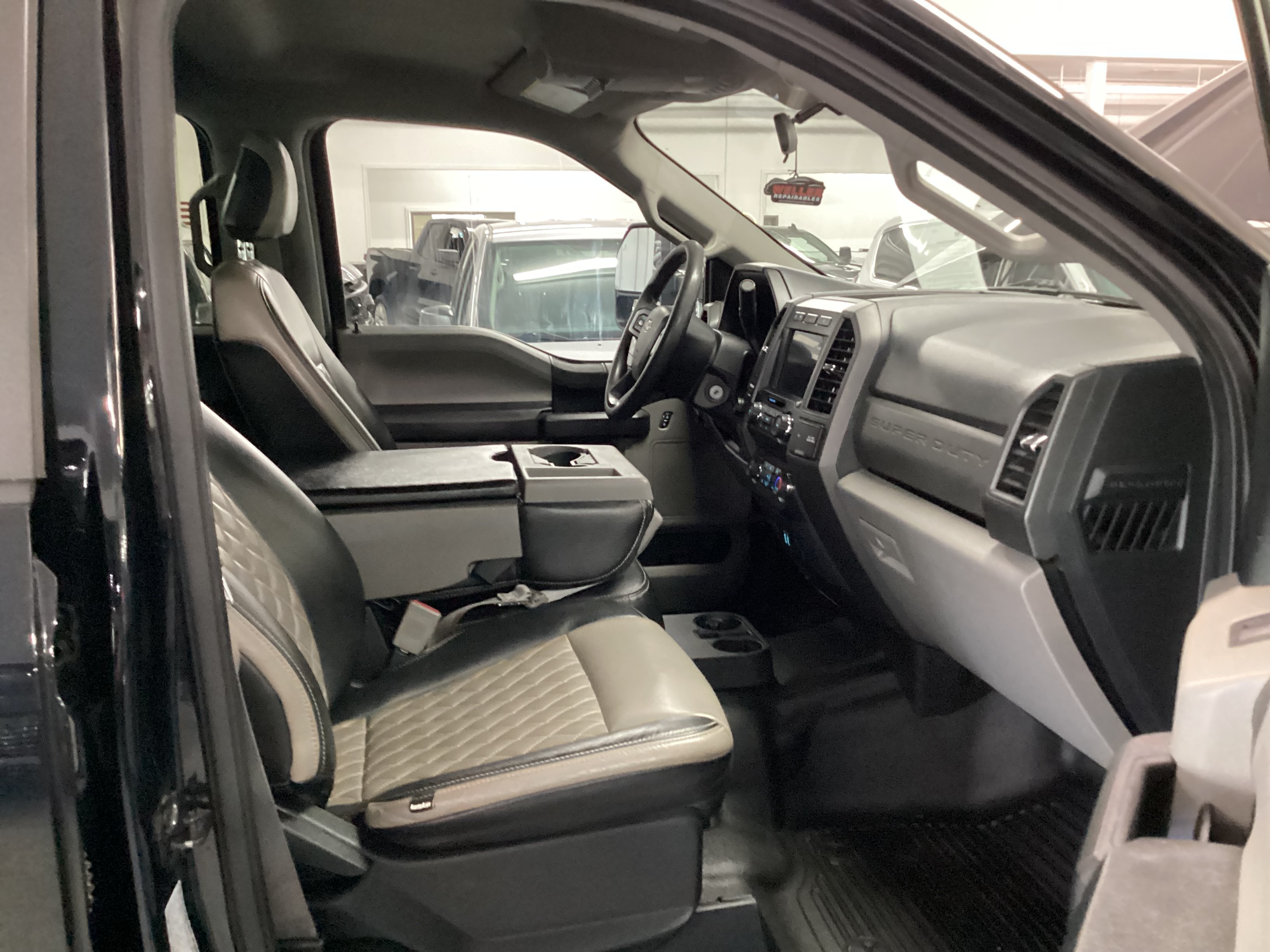 2019 FORD F-450 SD XL Dually 4WD - Image 12