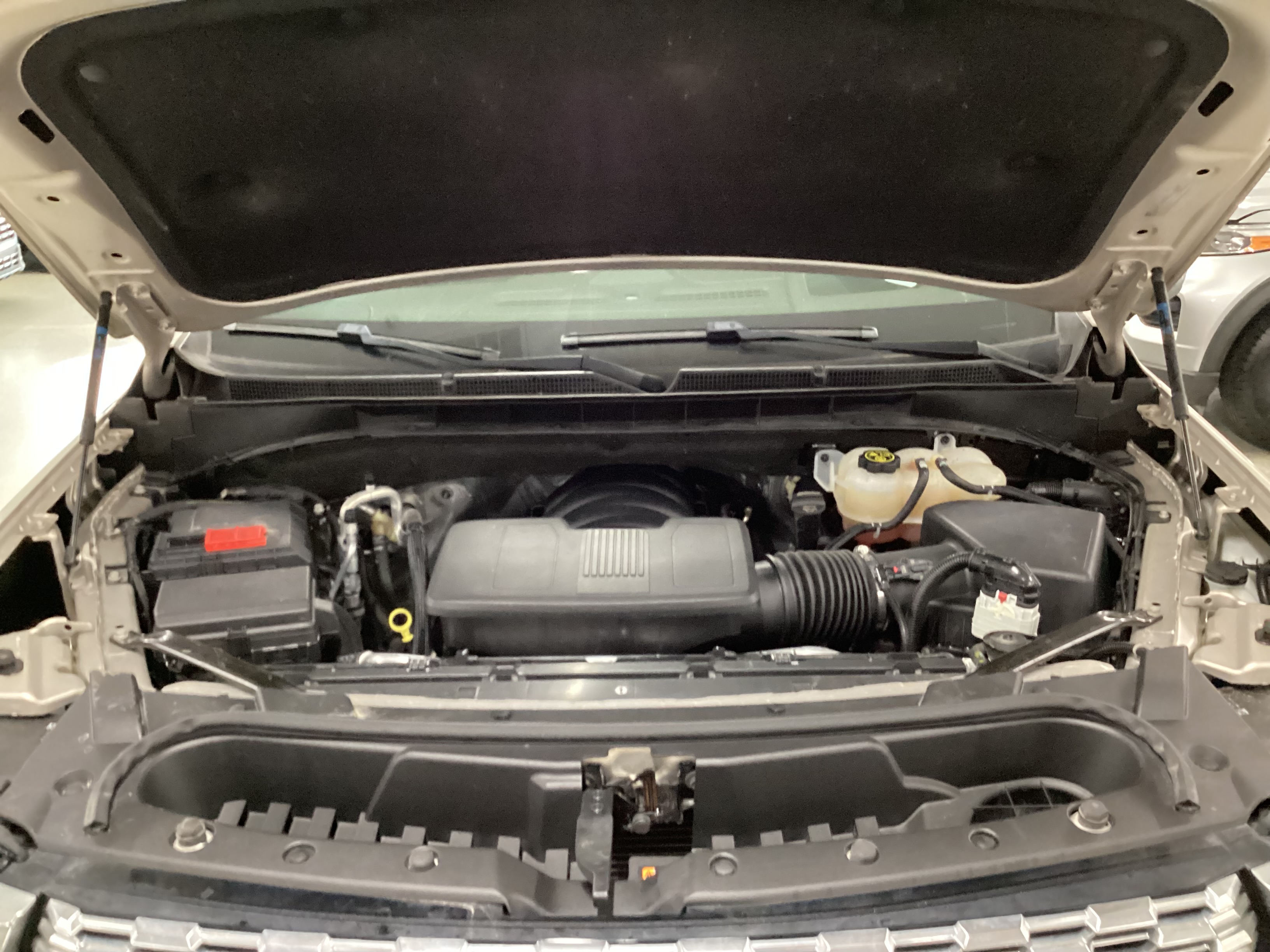 2023 GMC Yukon XL Denali 4WD - Image 5