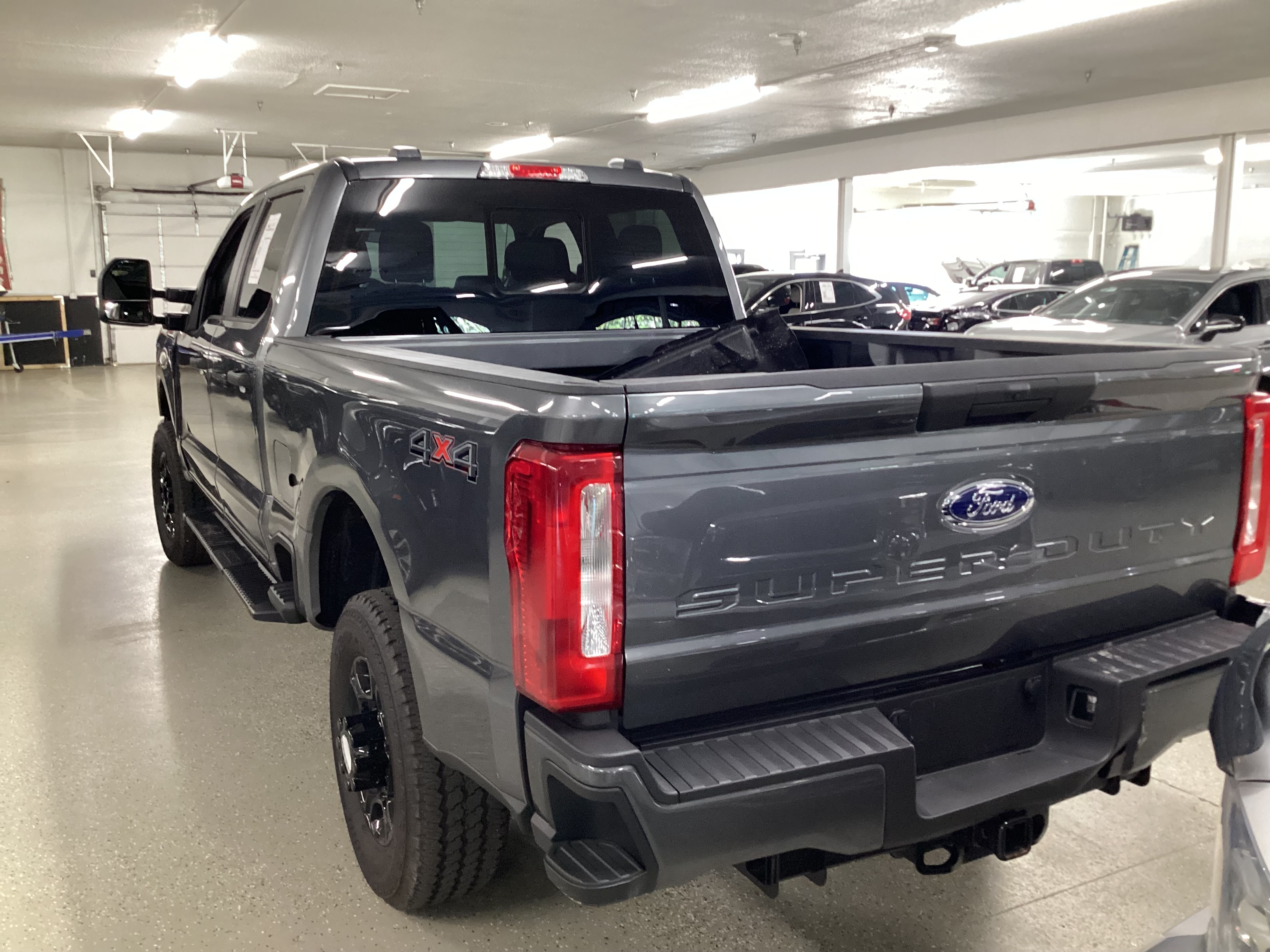 2026 FORD F-250 Super Duty XL 4WD Crew Cab - Image 2