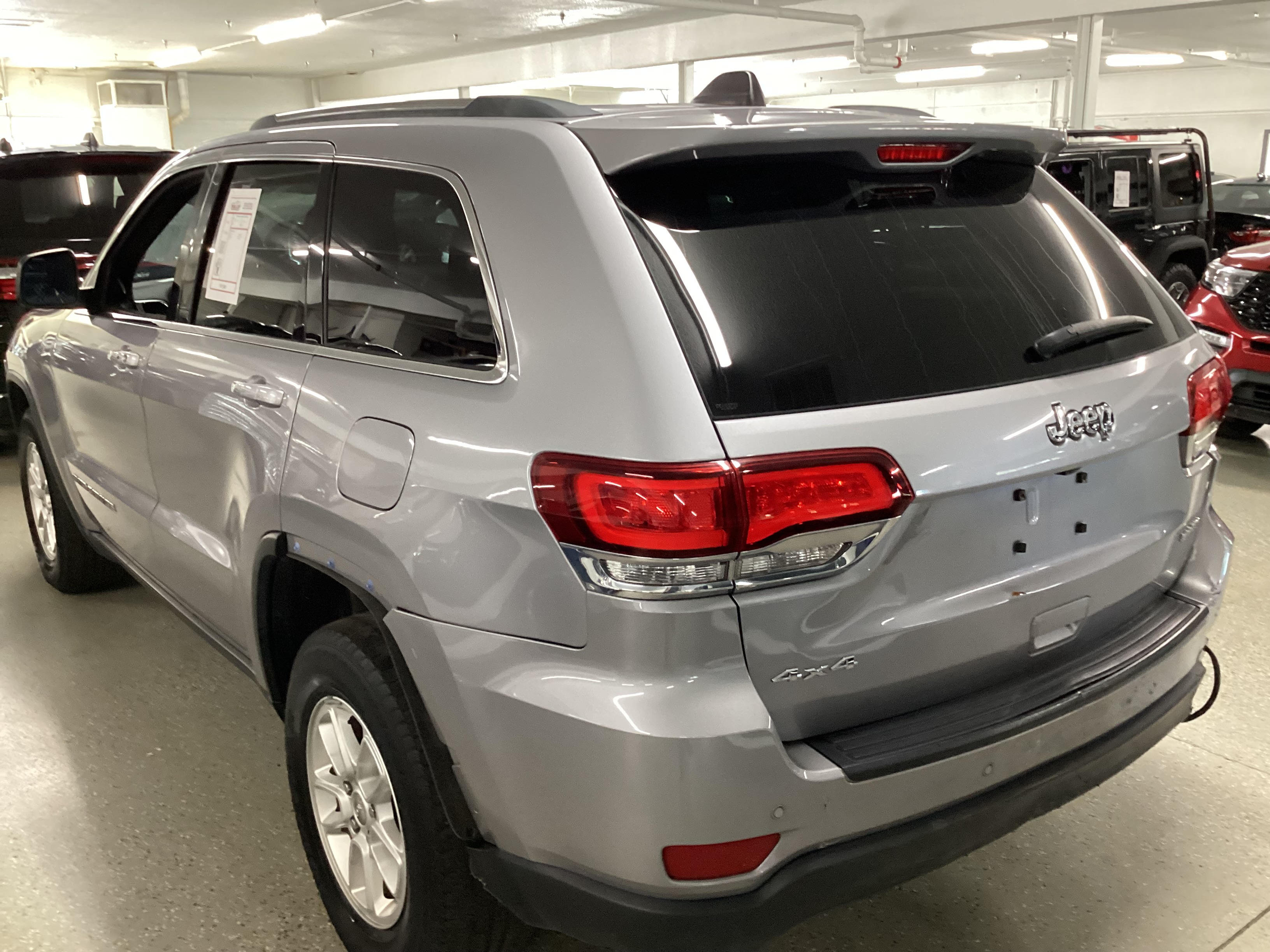 2020 JEEP Grand Cherokee Laredo E 4WD - Image 2