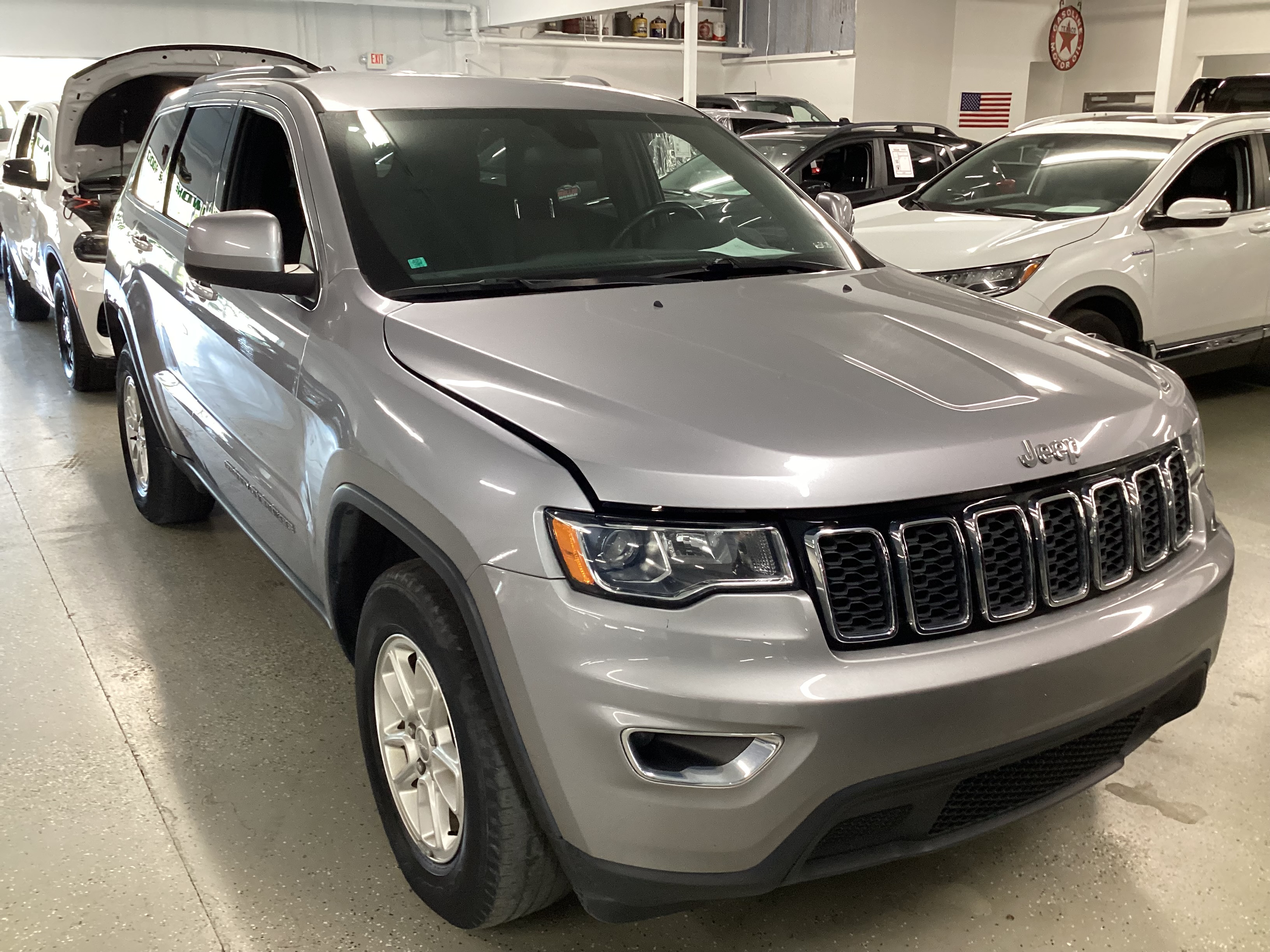 2020 JEEP Grand Cherokee Laredo E 4WD - Image 4
