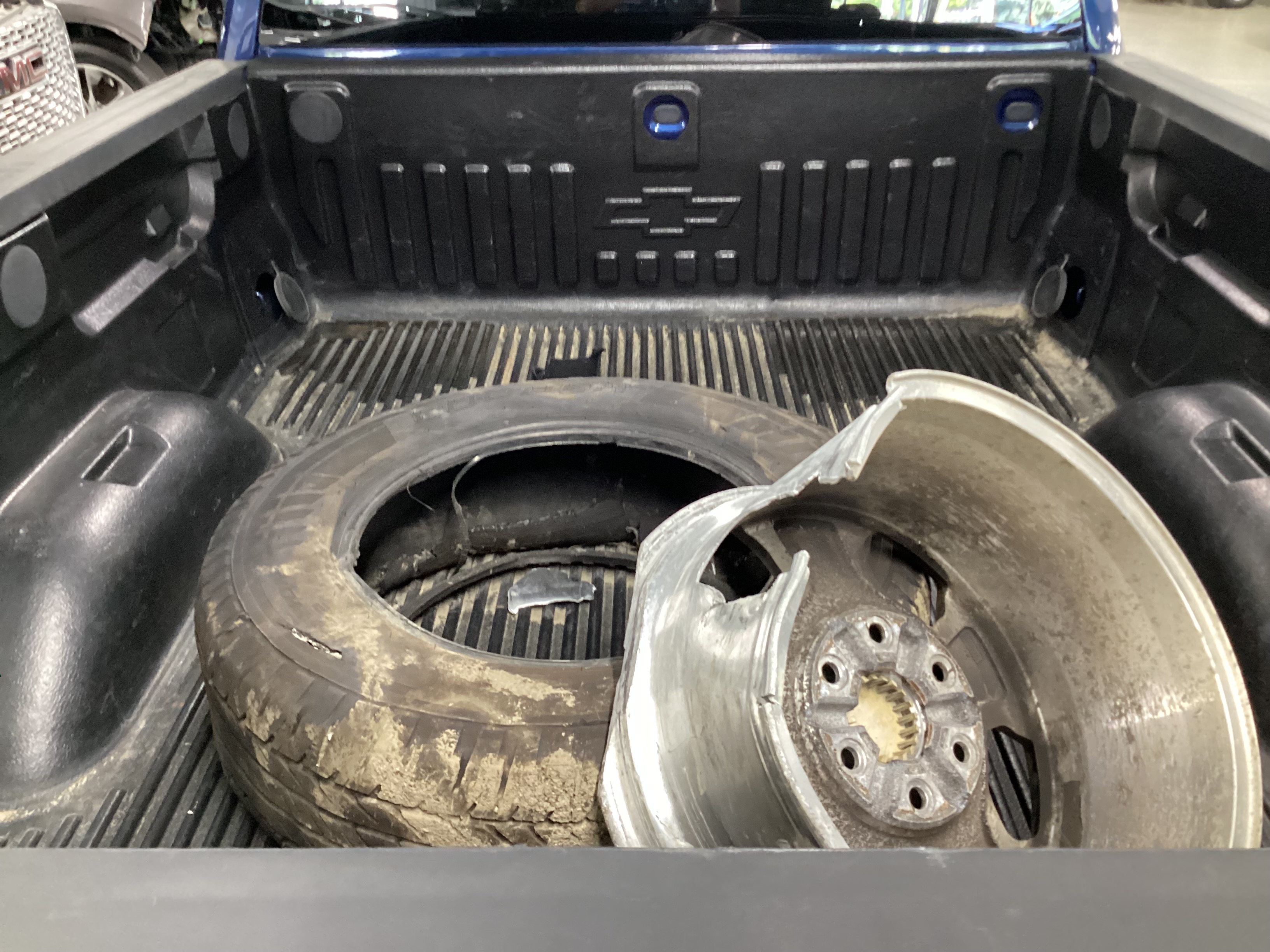 2018 CHEVROLET Silverado 4WD Double Cab LT - Image 10
