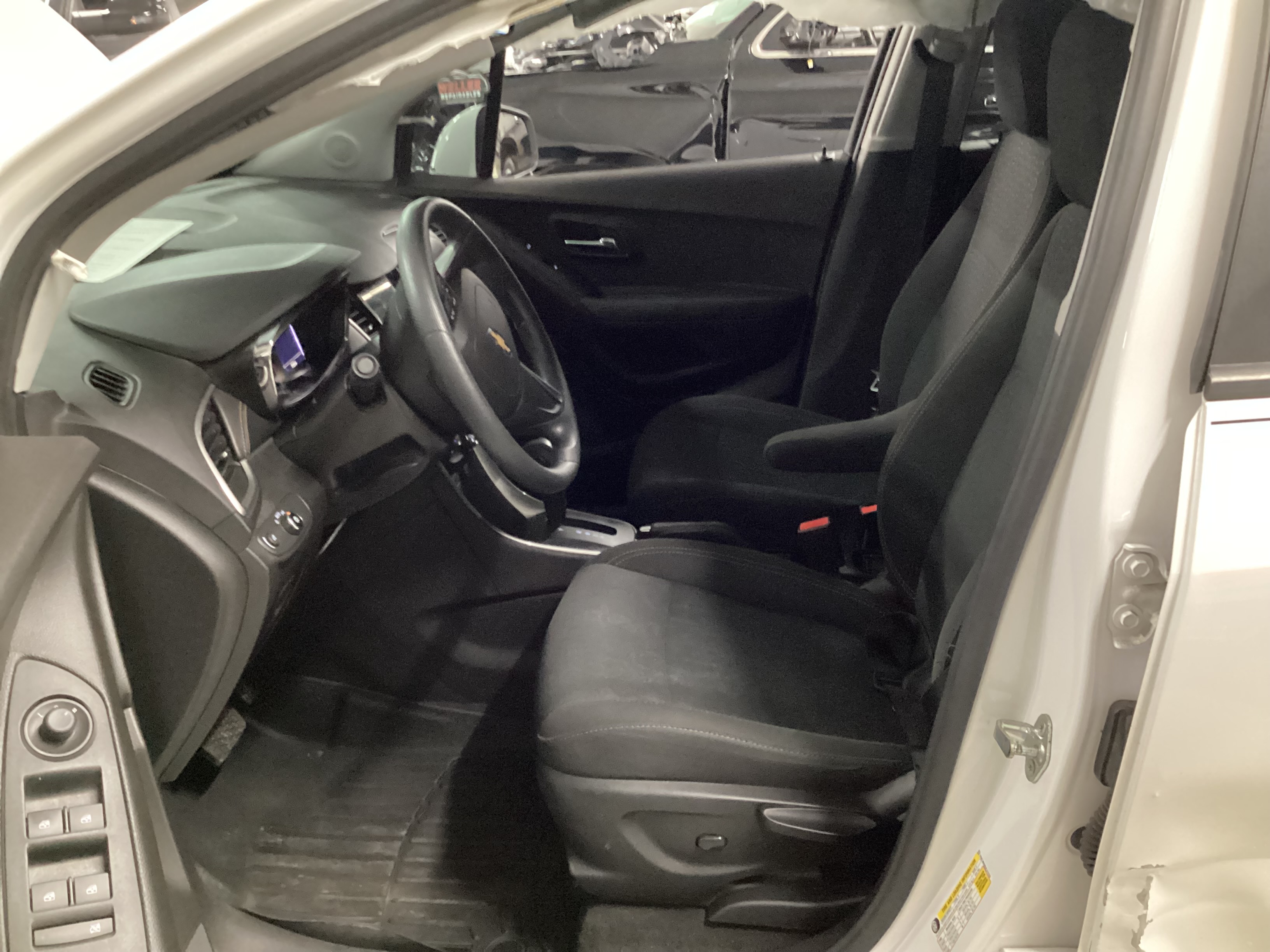 2018 CHEVROLET Trax LS AWD - Image 6