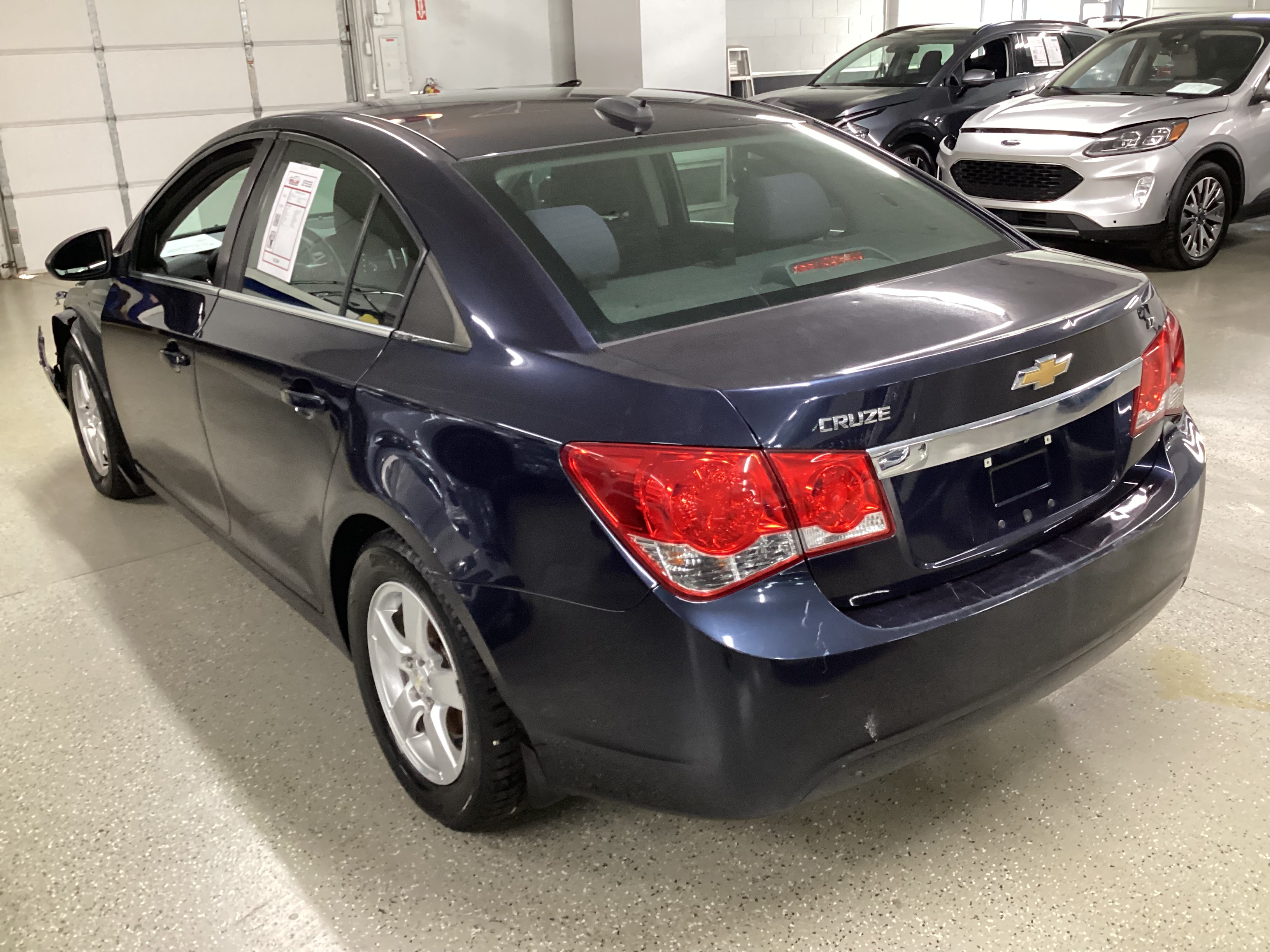 2015 CHEVROLET Cruze 1LT - Image 2