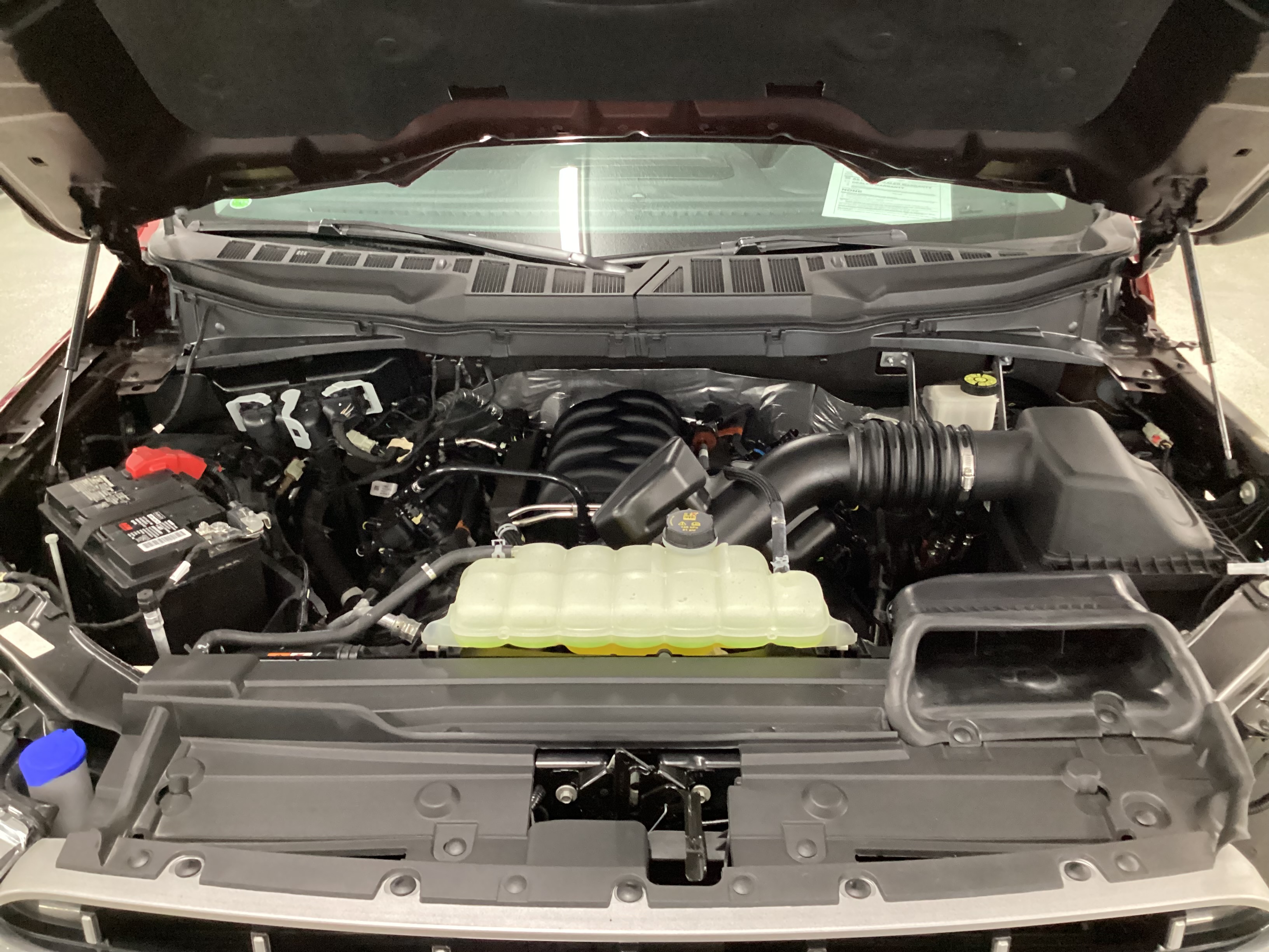 2022 FORD F-150 Lariat 4WD SuperCrew - Image 5