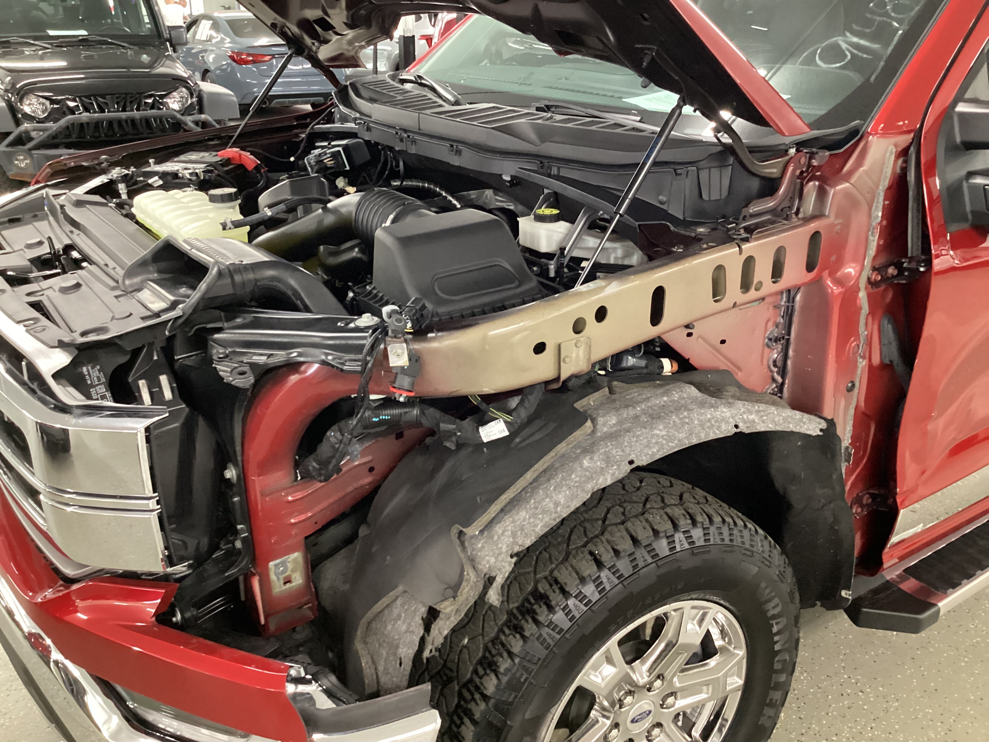 2022 FORD F-150 Lariat 4WD SuperCrew - Image 6