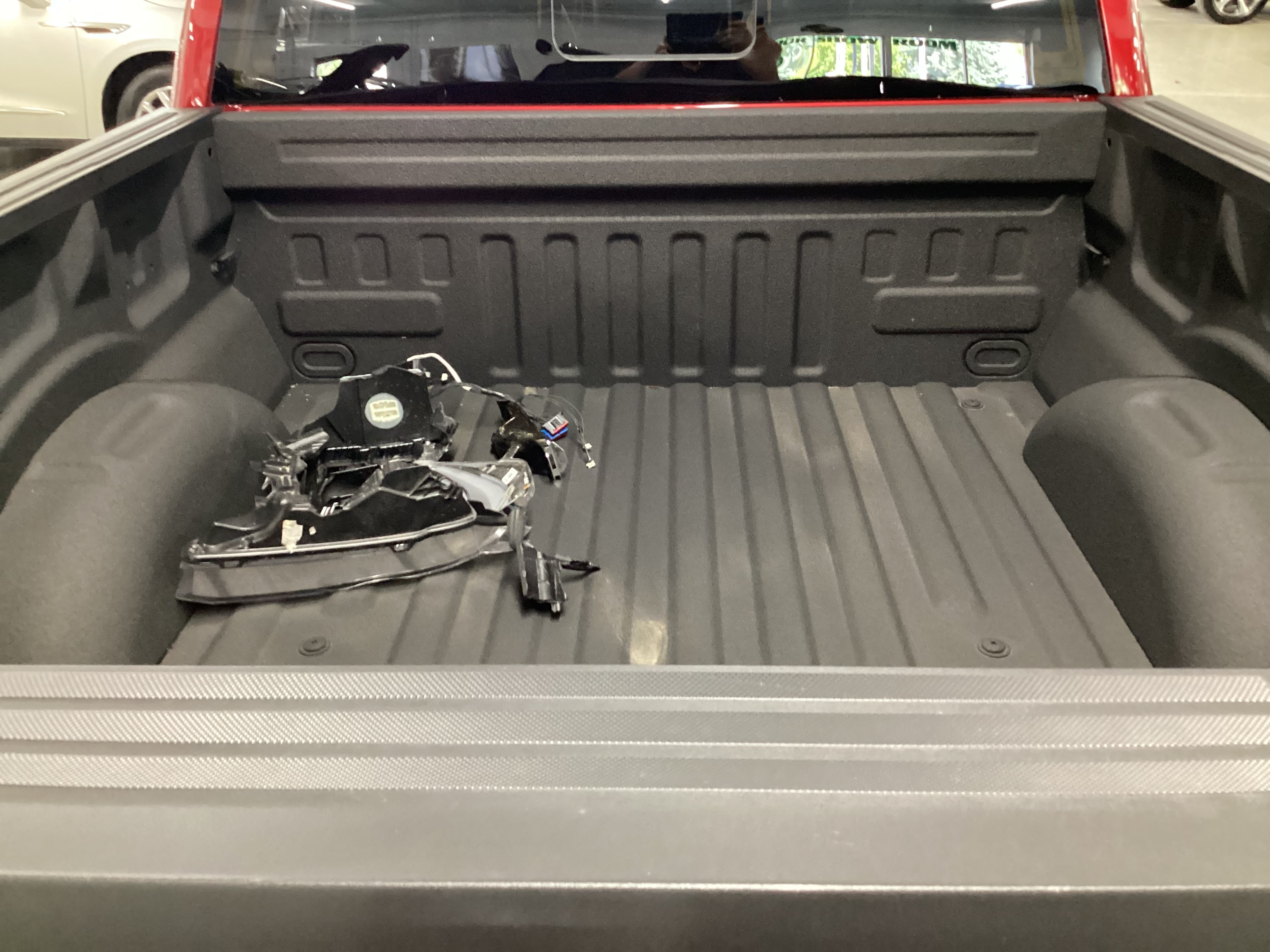2022 FORD F-150 Lariat 4WD SuperCrew - Image 12