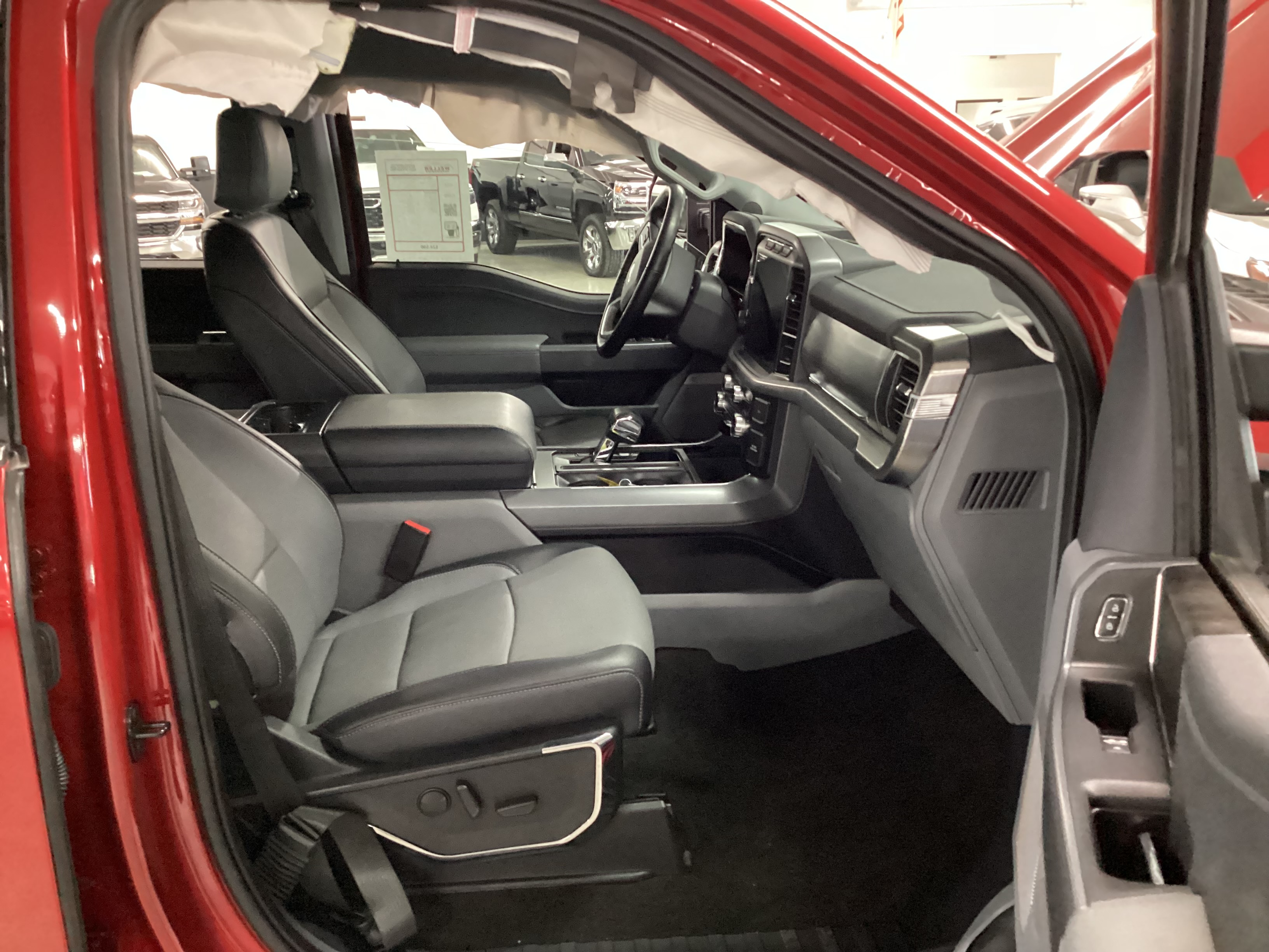 2022 FORD F-150 Lariat 4WD SuperCrew - Image 14