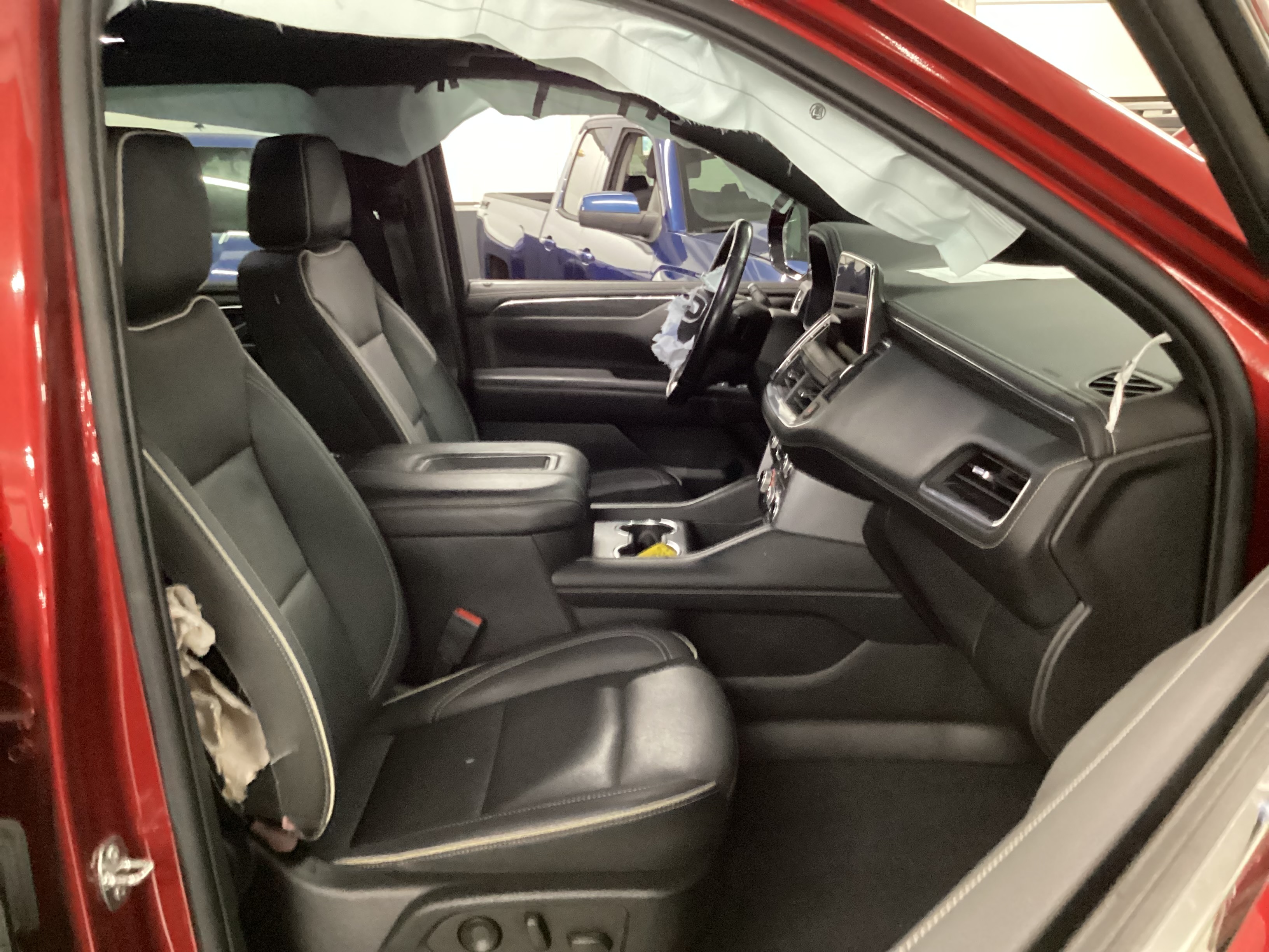 2022 GMC Yukon SLT 4WD - Image 13