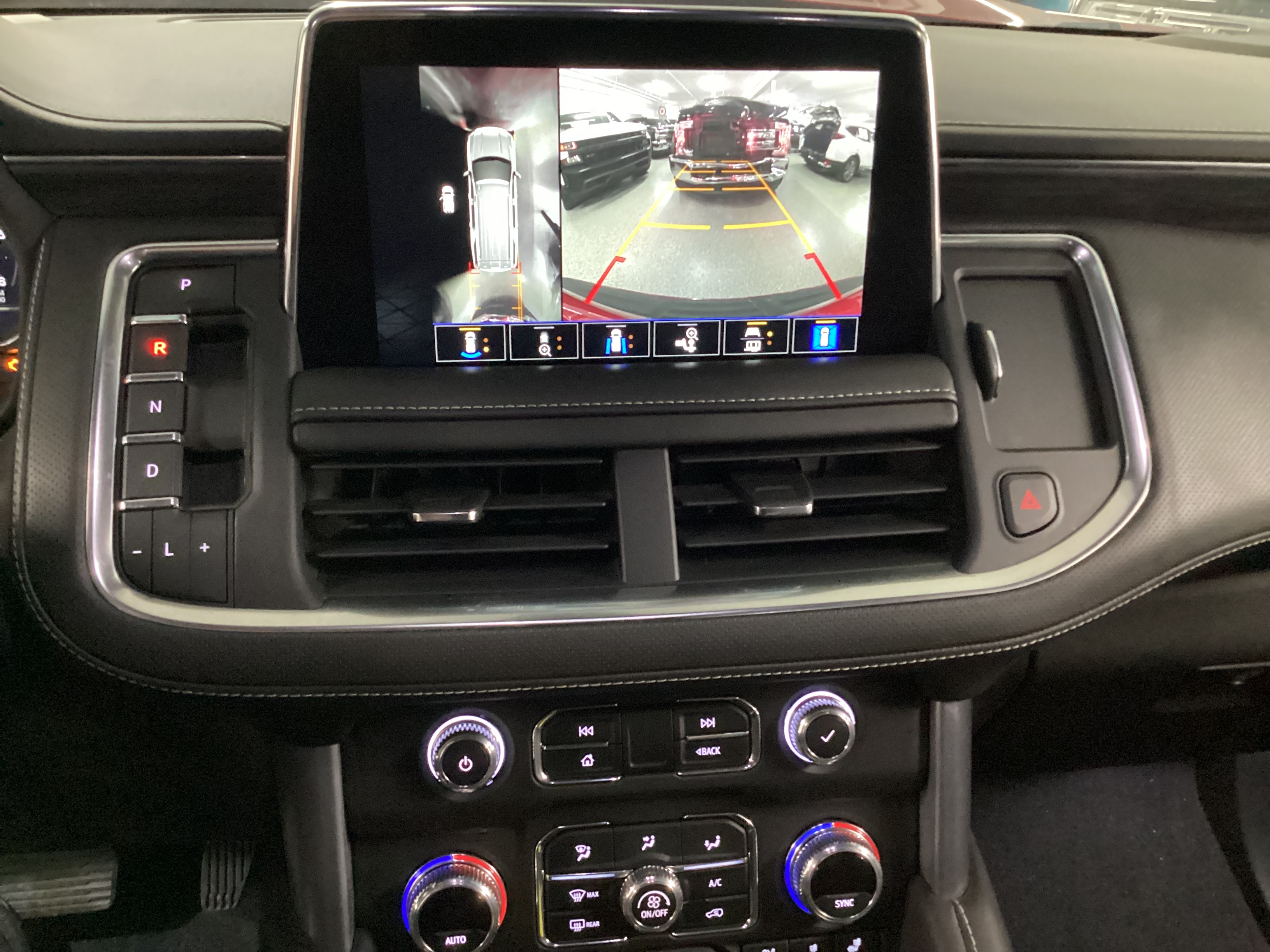 2022 GMC Yukon SLT 4WD - Image 15
