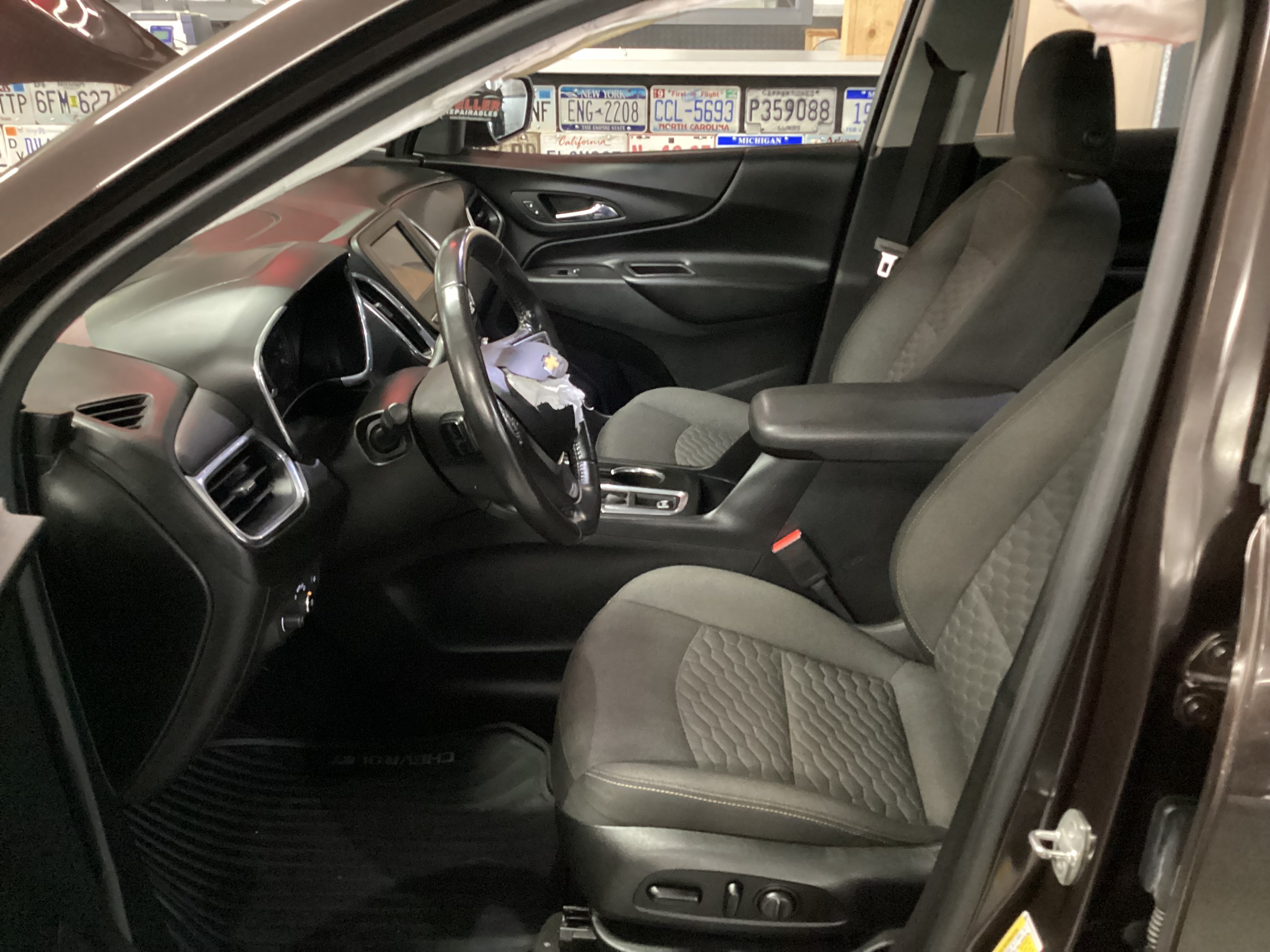 2020 CHEVROLET Equinox LT - Image 7