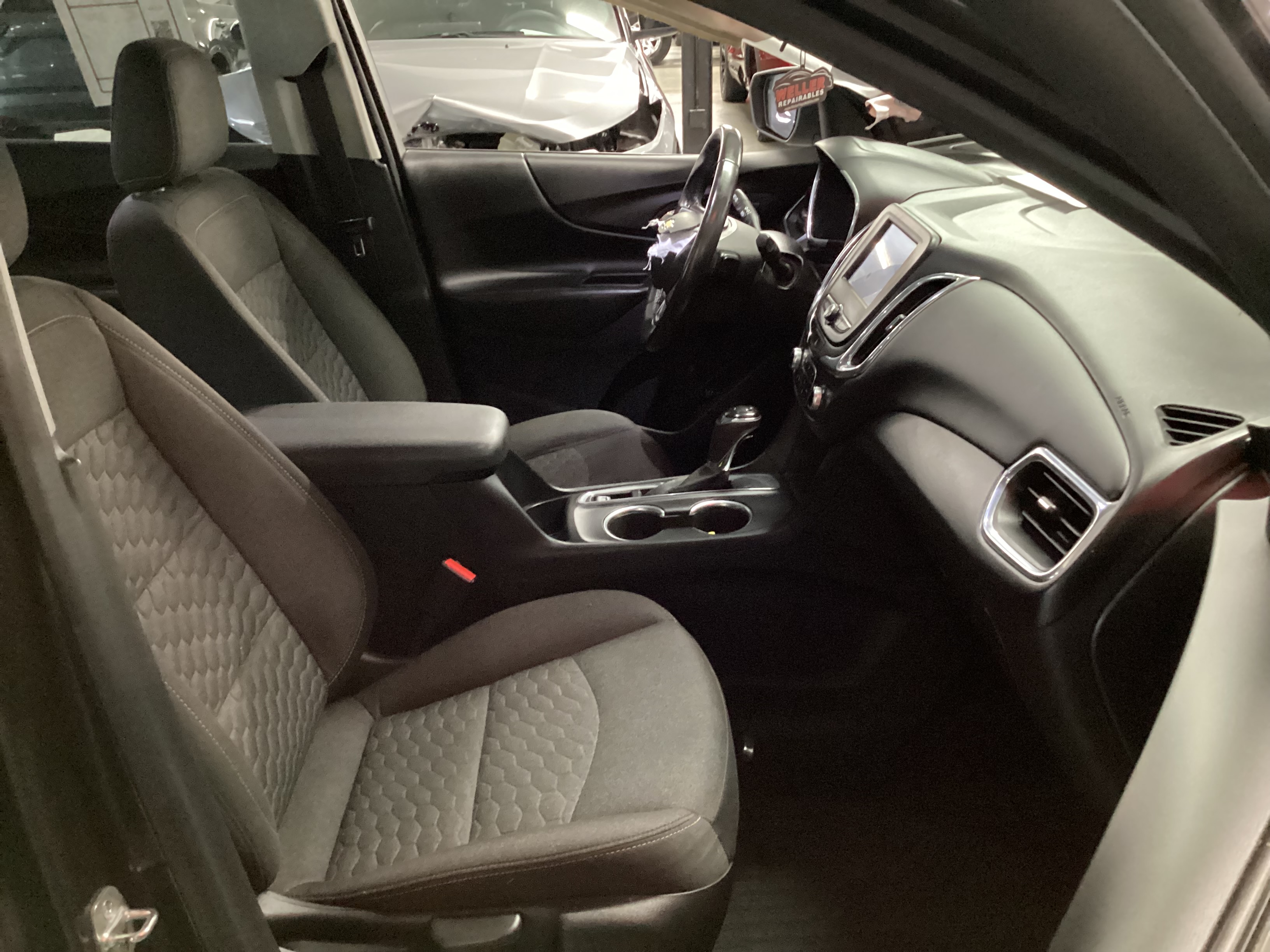 2020 CHEVROLET Equinox LT - Image 10