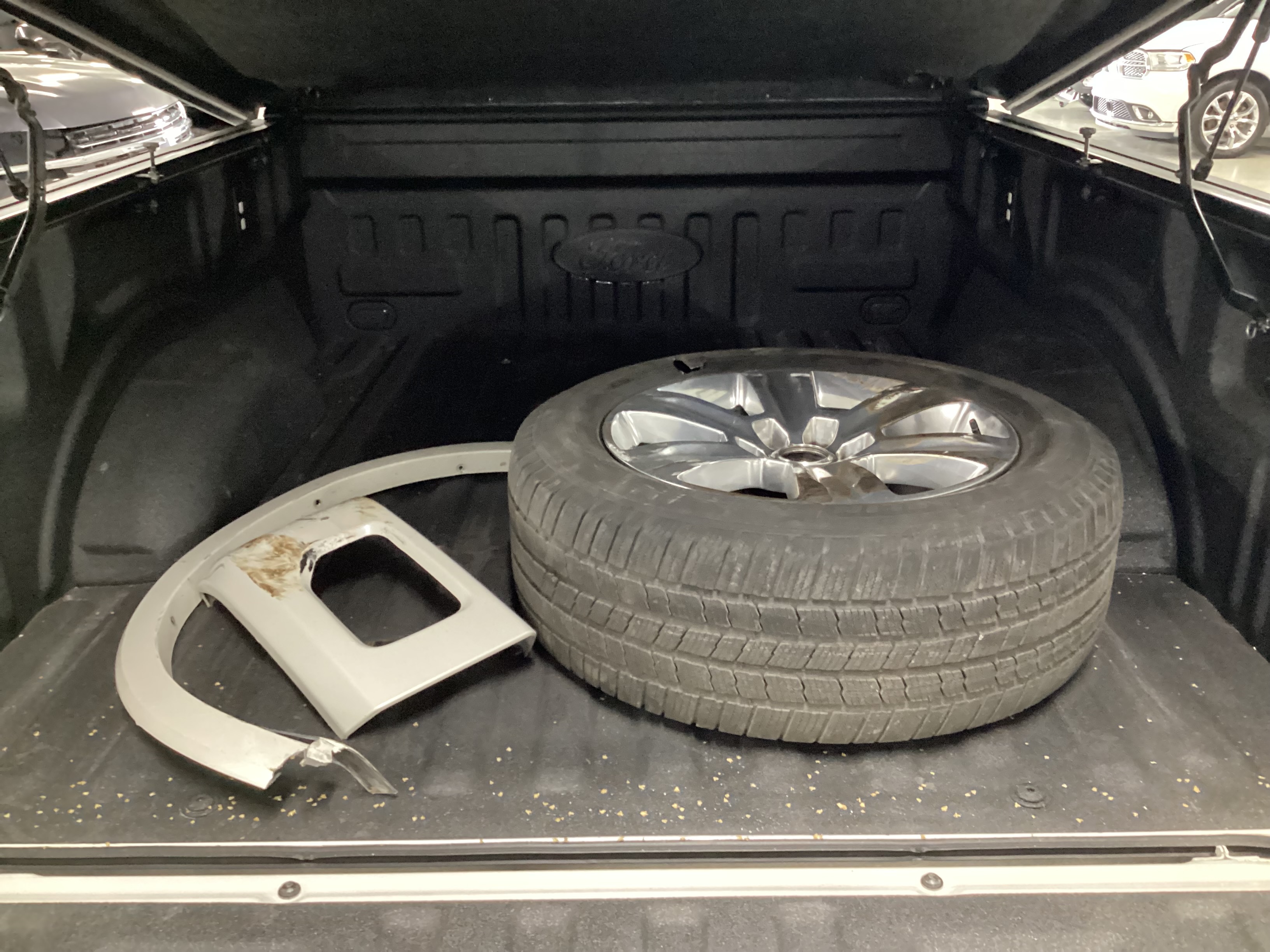 2016 FORD F-150 Platinum SuperCrew 4WD - Image 11