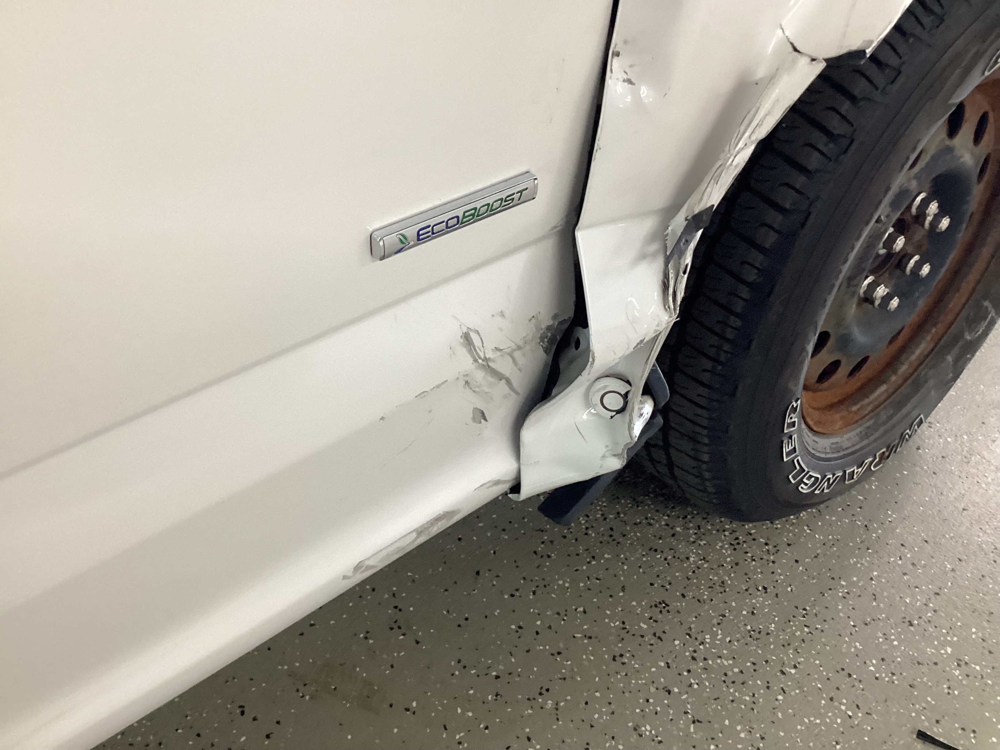 2016 FORD F-150 Platinum SuperCrew 4WD - Image 14