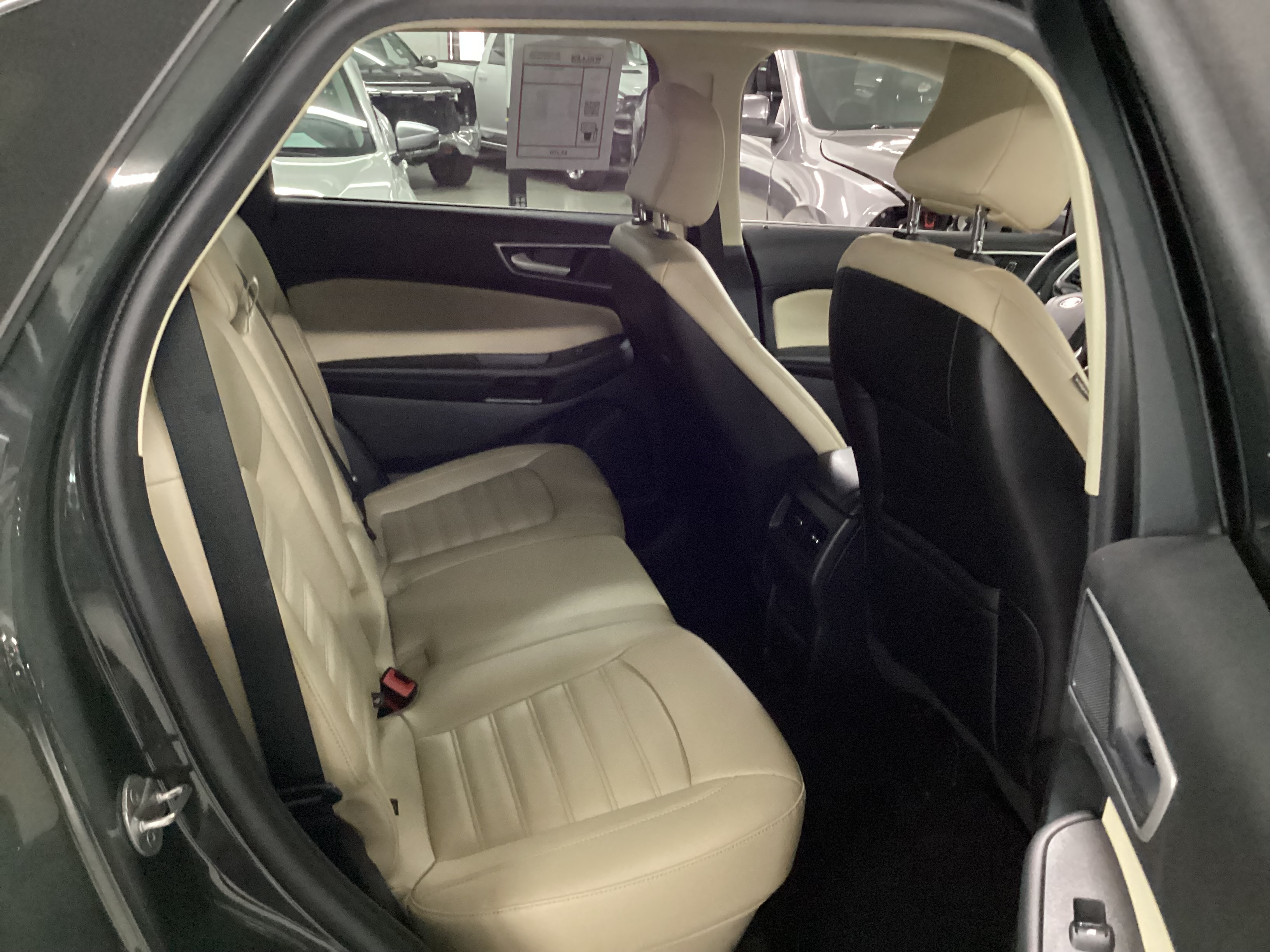 2024 FORD Edge SEL AWD - Image 11