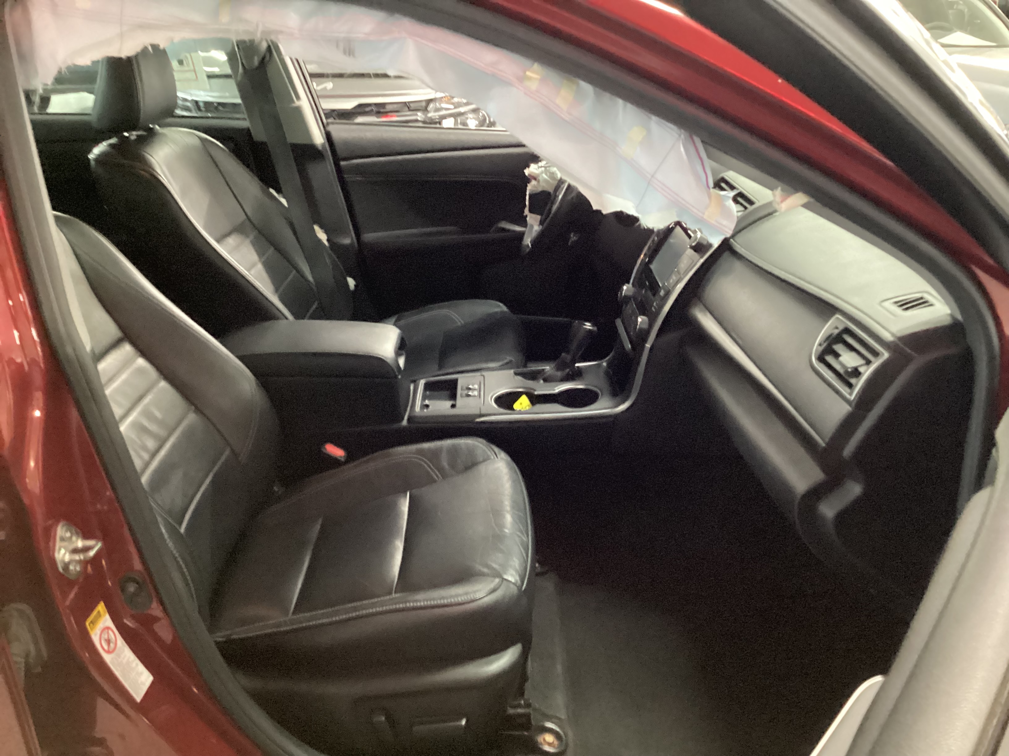 2016 TOYOTA Camry XLE - Image 13