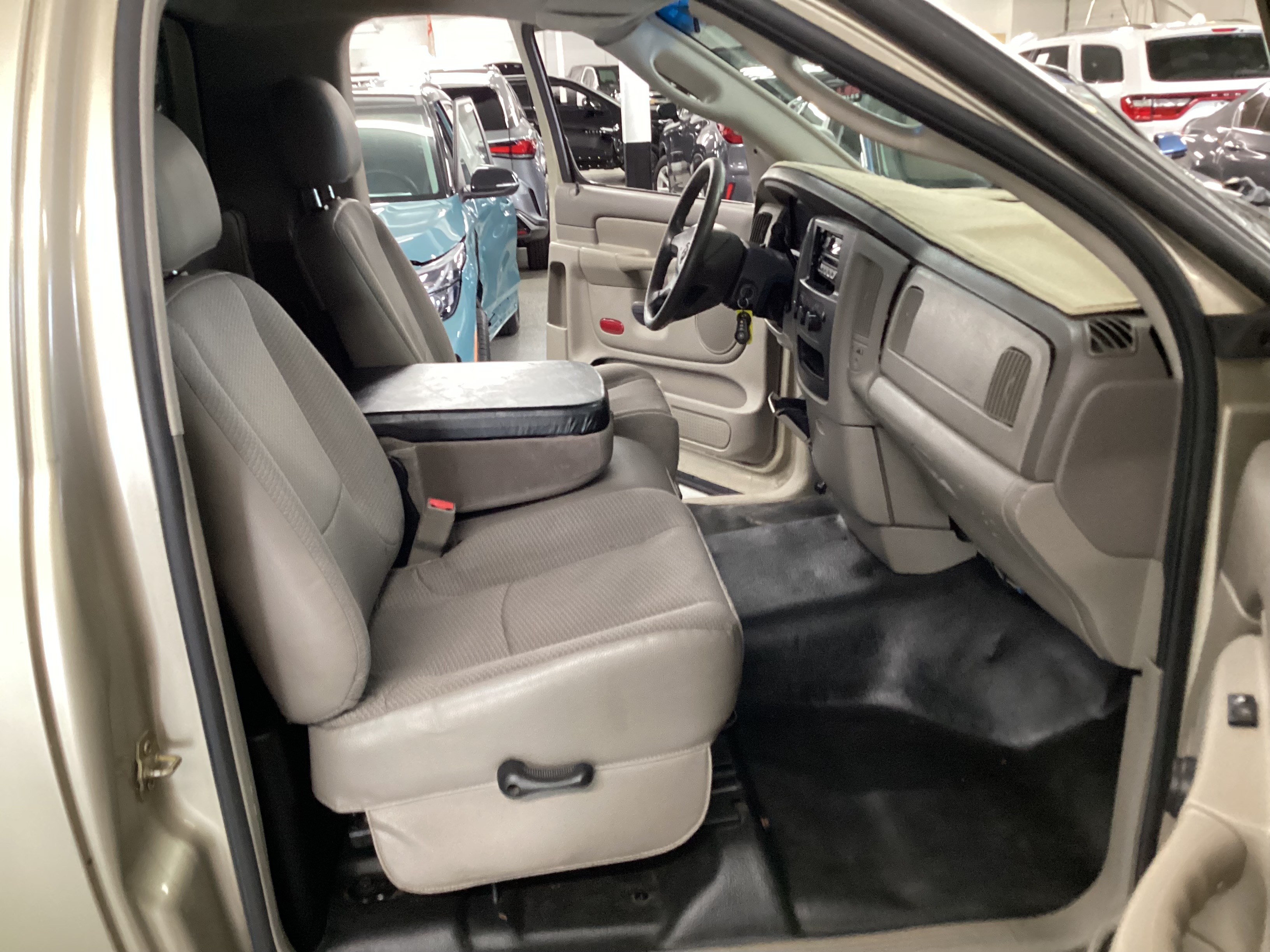 2003 DODGE Ram 1500 Regular Cab - Image 8
