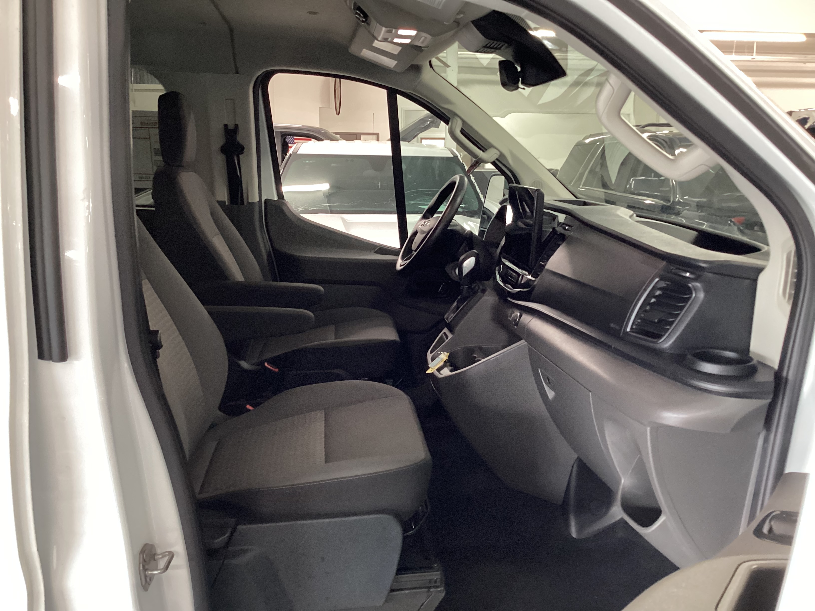 2023 FORD Transit 350 LR Passenger Van XLT - Image 10