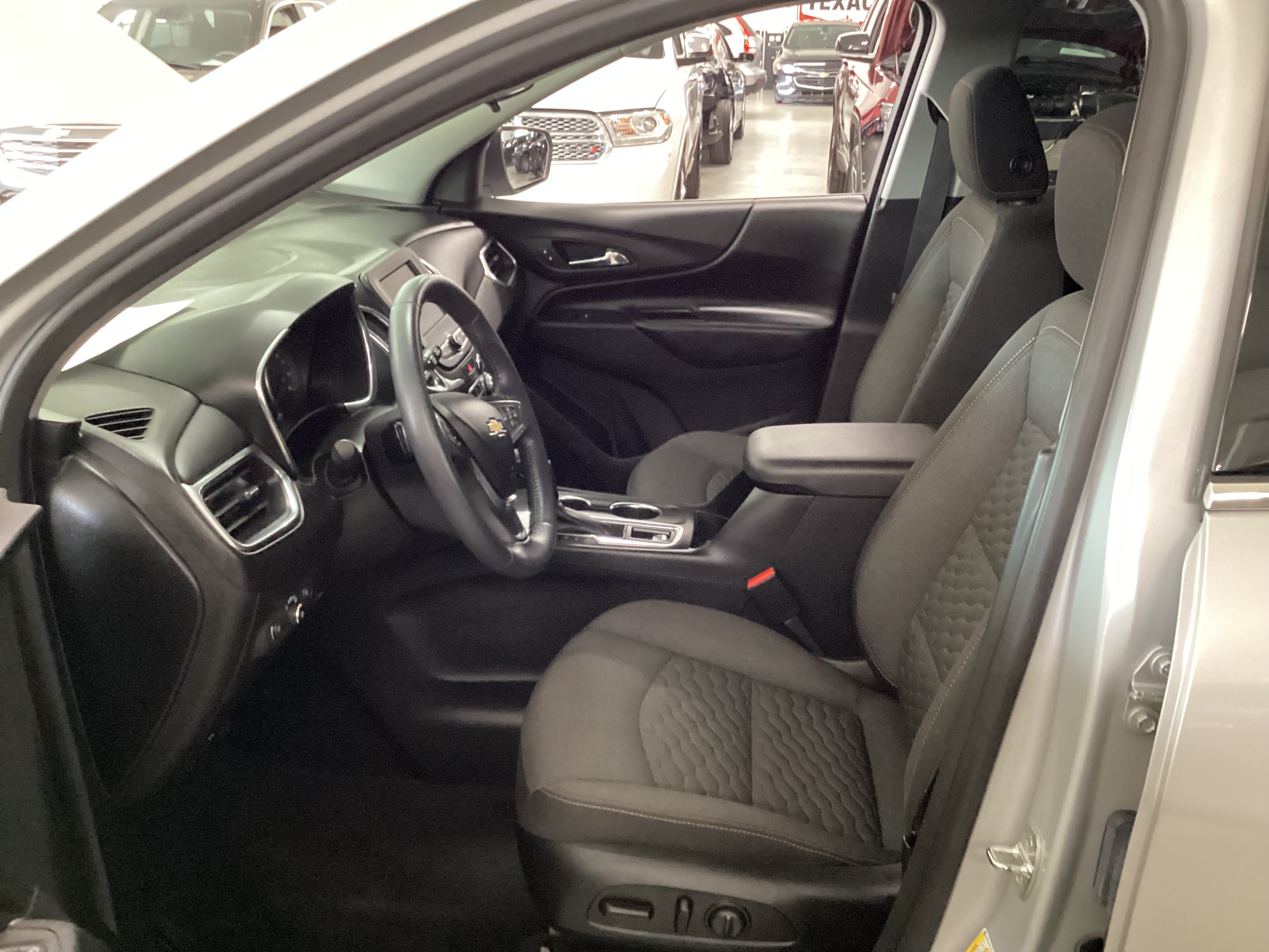 2020 CHEVROLET Equinox LT AWD - Image 8