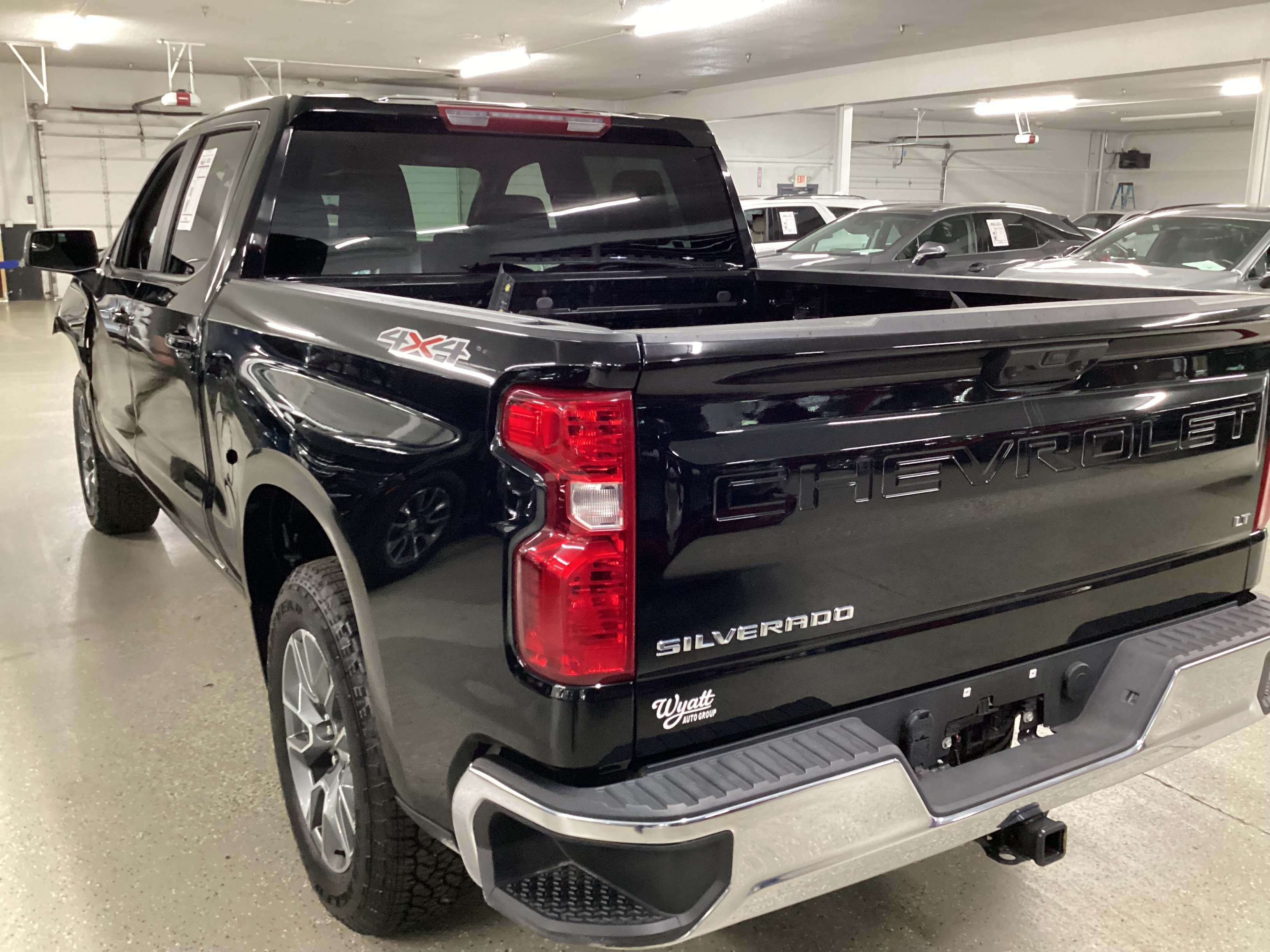 2026 CHEVROLET Silverado 4x4 LT w/2FL Crew Cab - Image 2