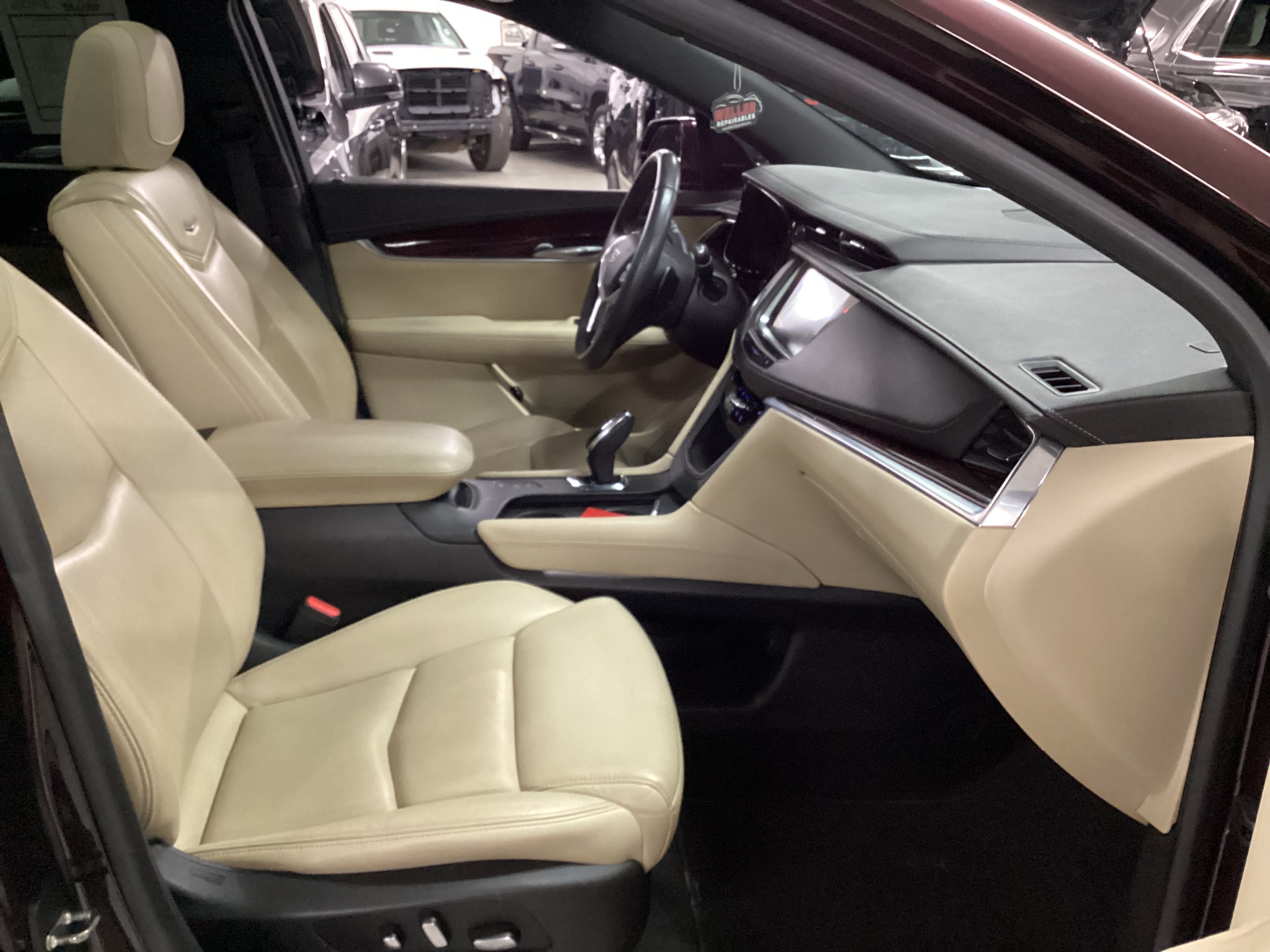 2017 CADILLAC XT5 Luxury AWD - Image 12