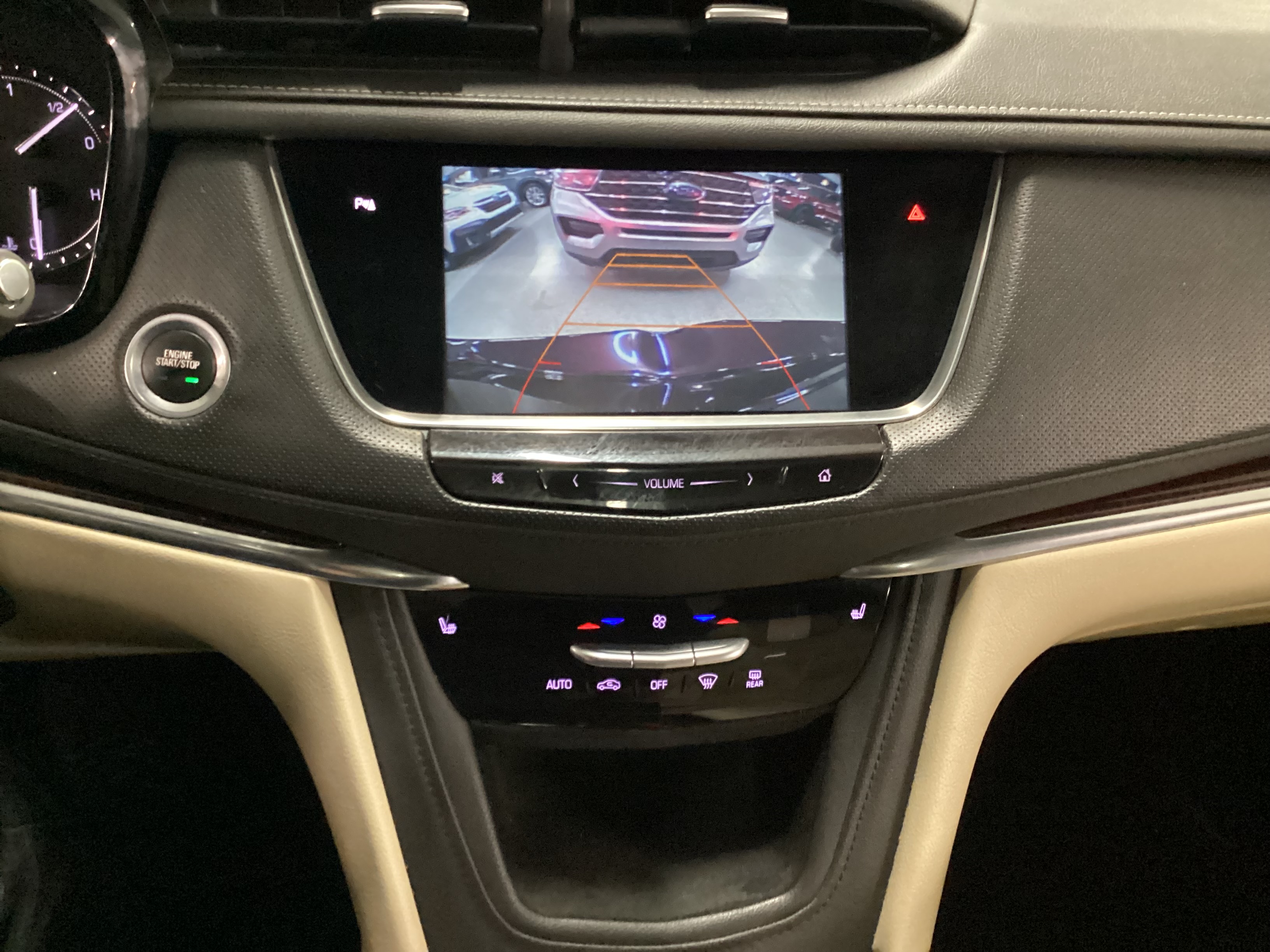 2017 CADILLAC XT5 Luxury AWD - Image 14