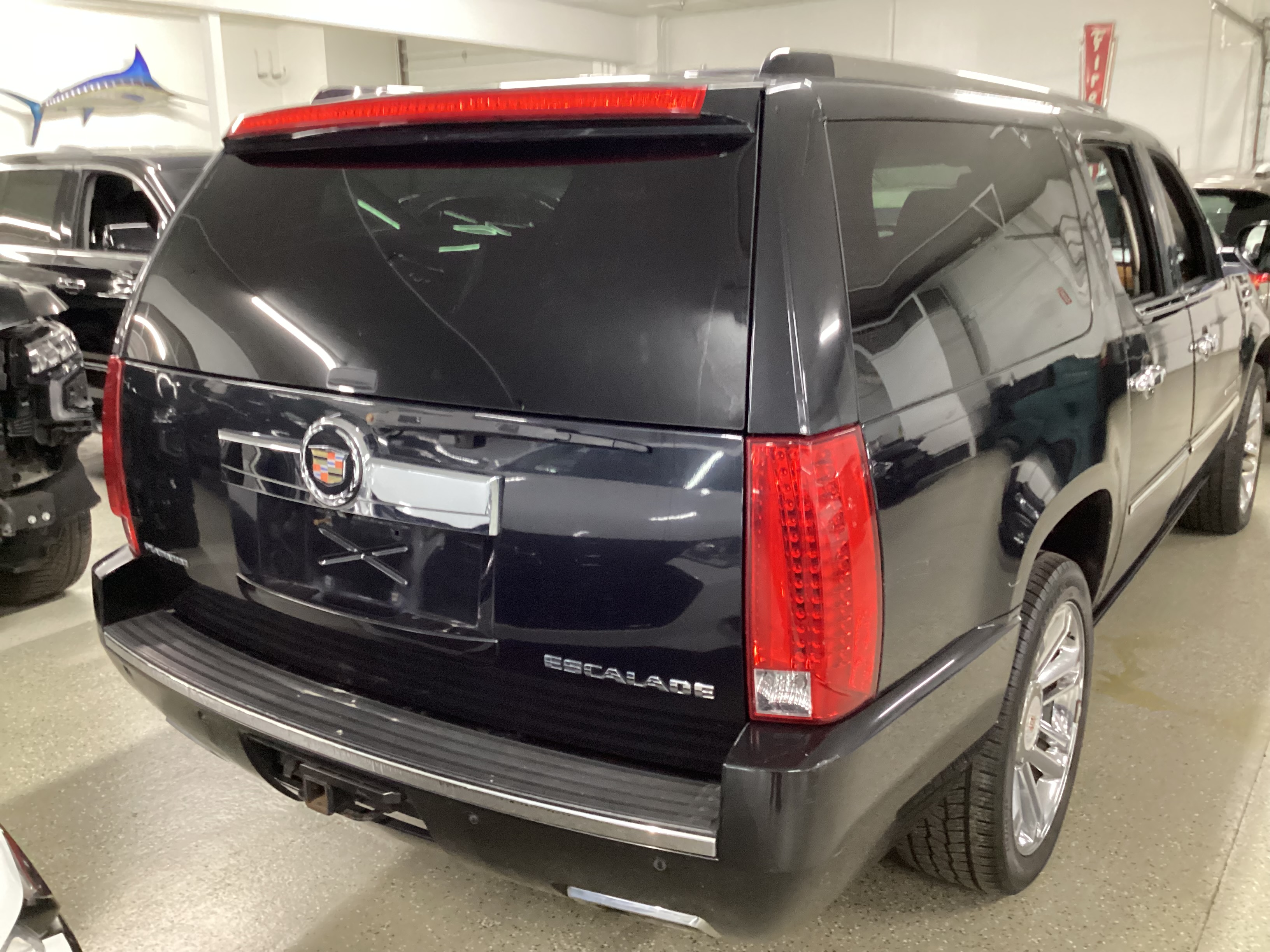 2013 CADILLAC Escalade ESV Platinum AWD - Image 3