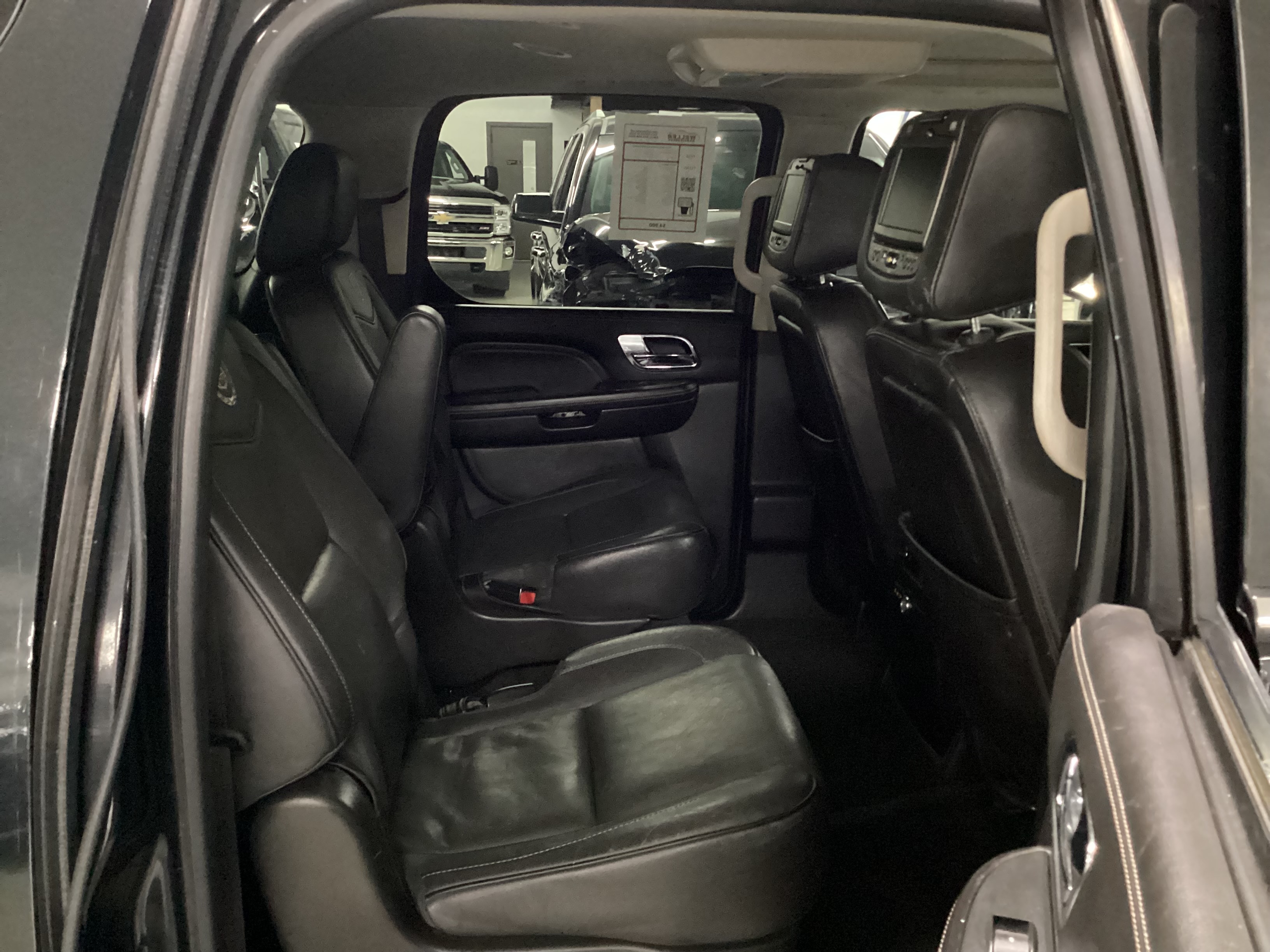 2013 CADILLAC Escalade ESV Platinum AWD - Image 11