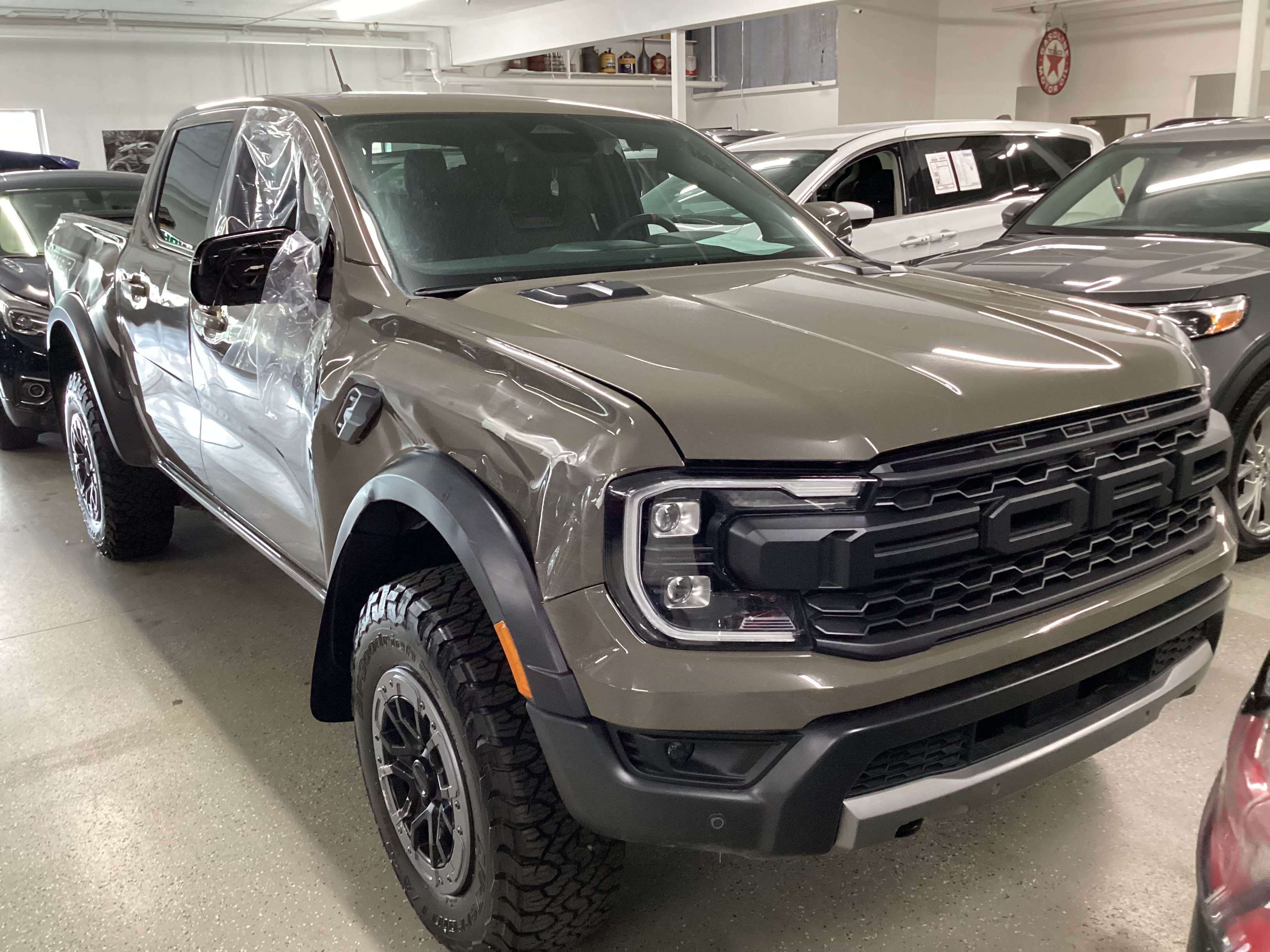 2025 FORD Ranger Raptor SuperCrew 4WD - Image 4