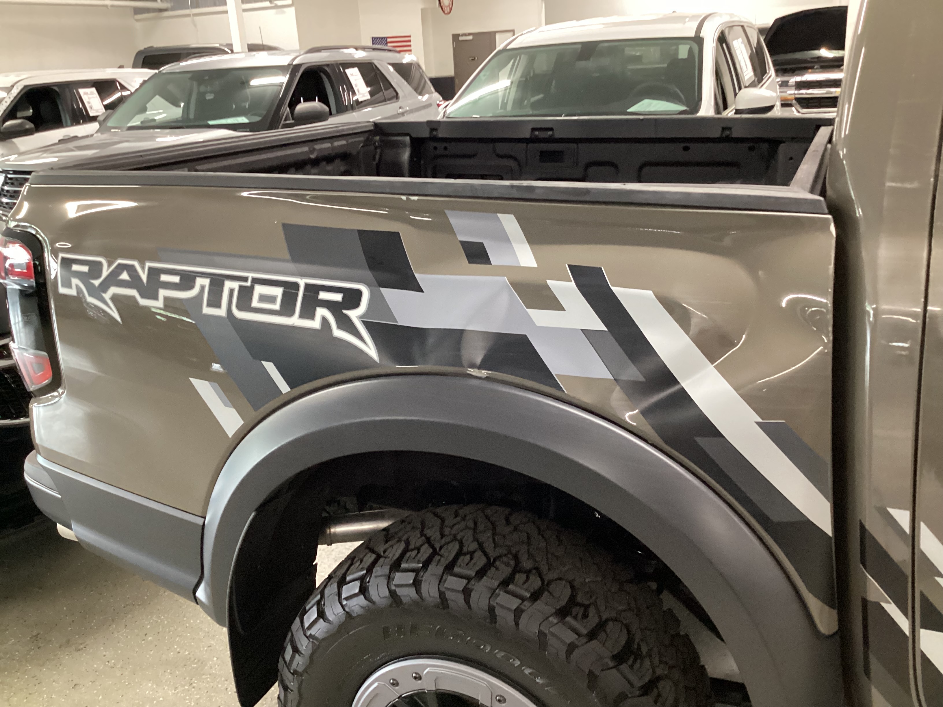 2025 FORD Ranger Raptor SuperCrew 4WD - Image 8