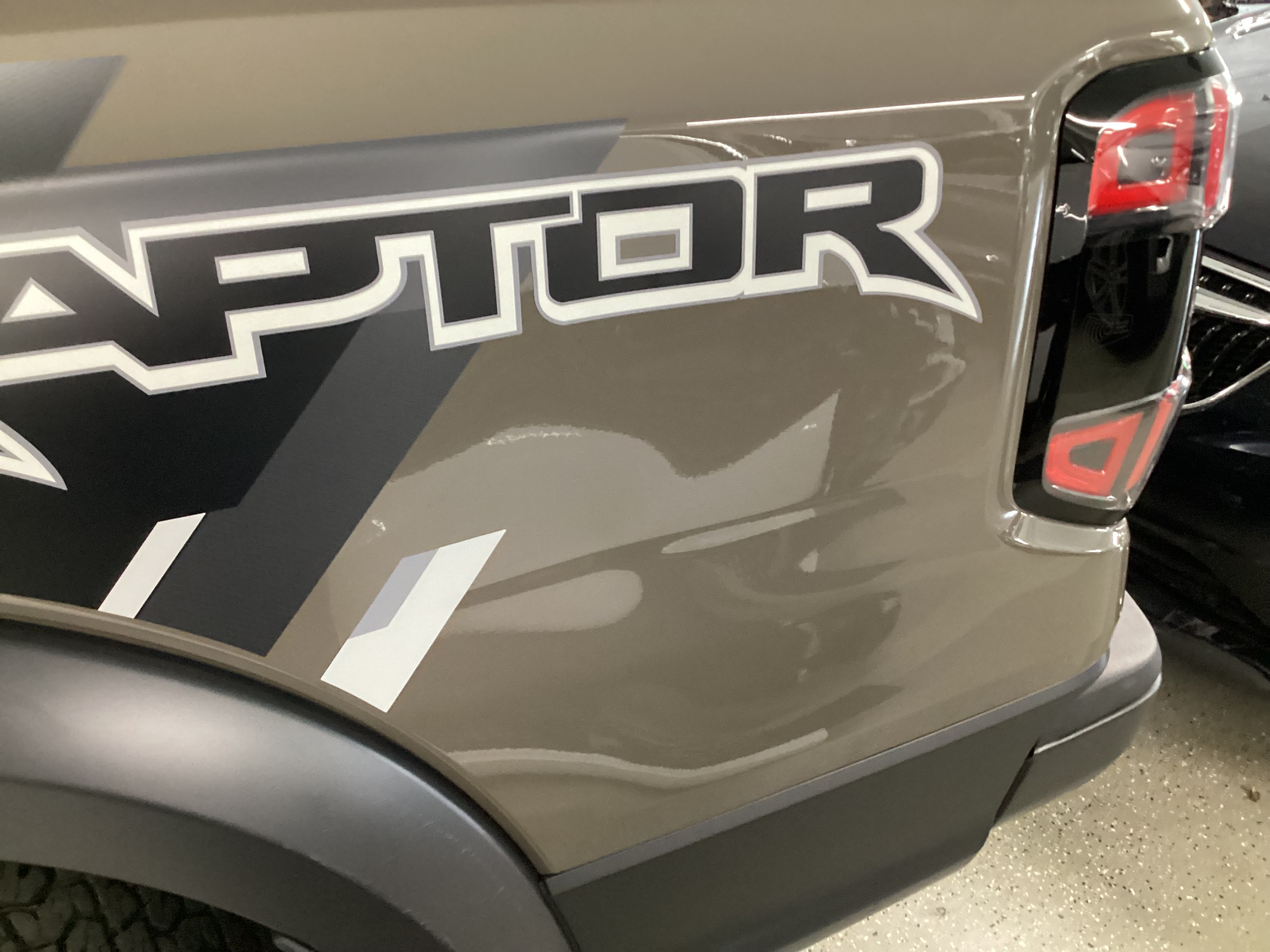 2025 FORD Ranger Raptor SuperCrew 4WD - Image 9