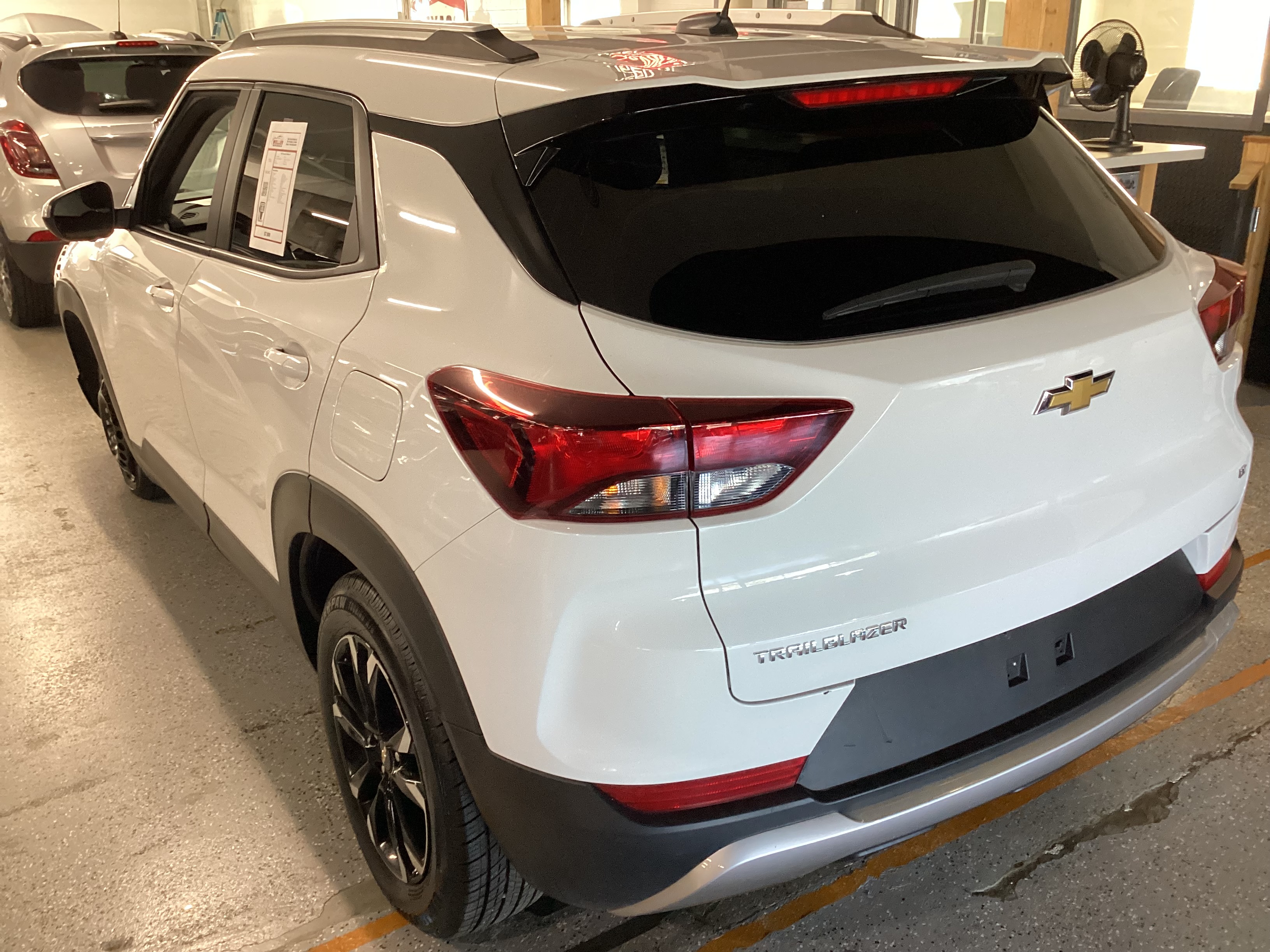 2023 CHEVROLET Trailblazer LT - Image 2