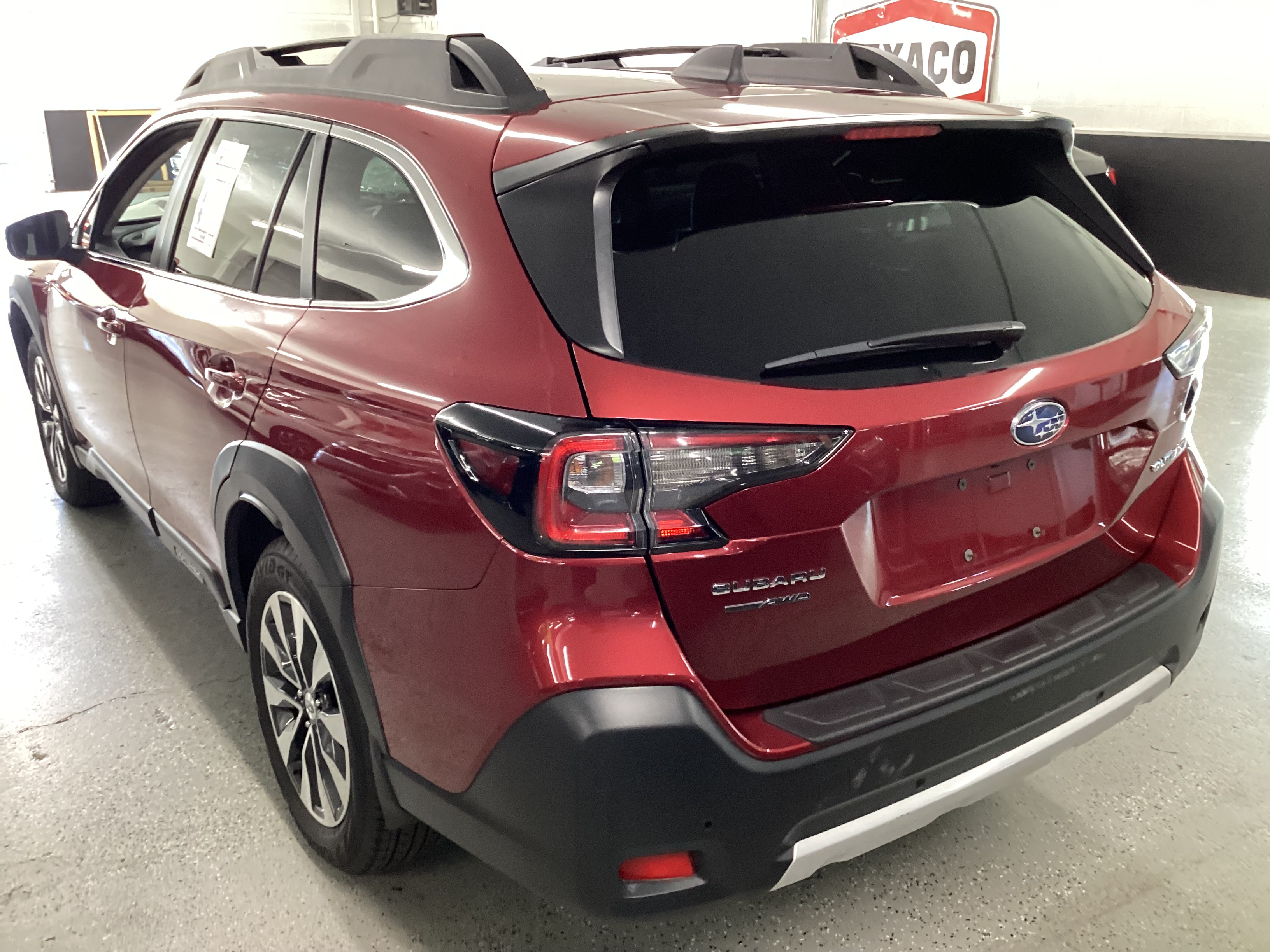 2025 SUBARU Outback Limited AWD - Image 2