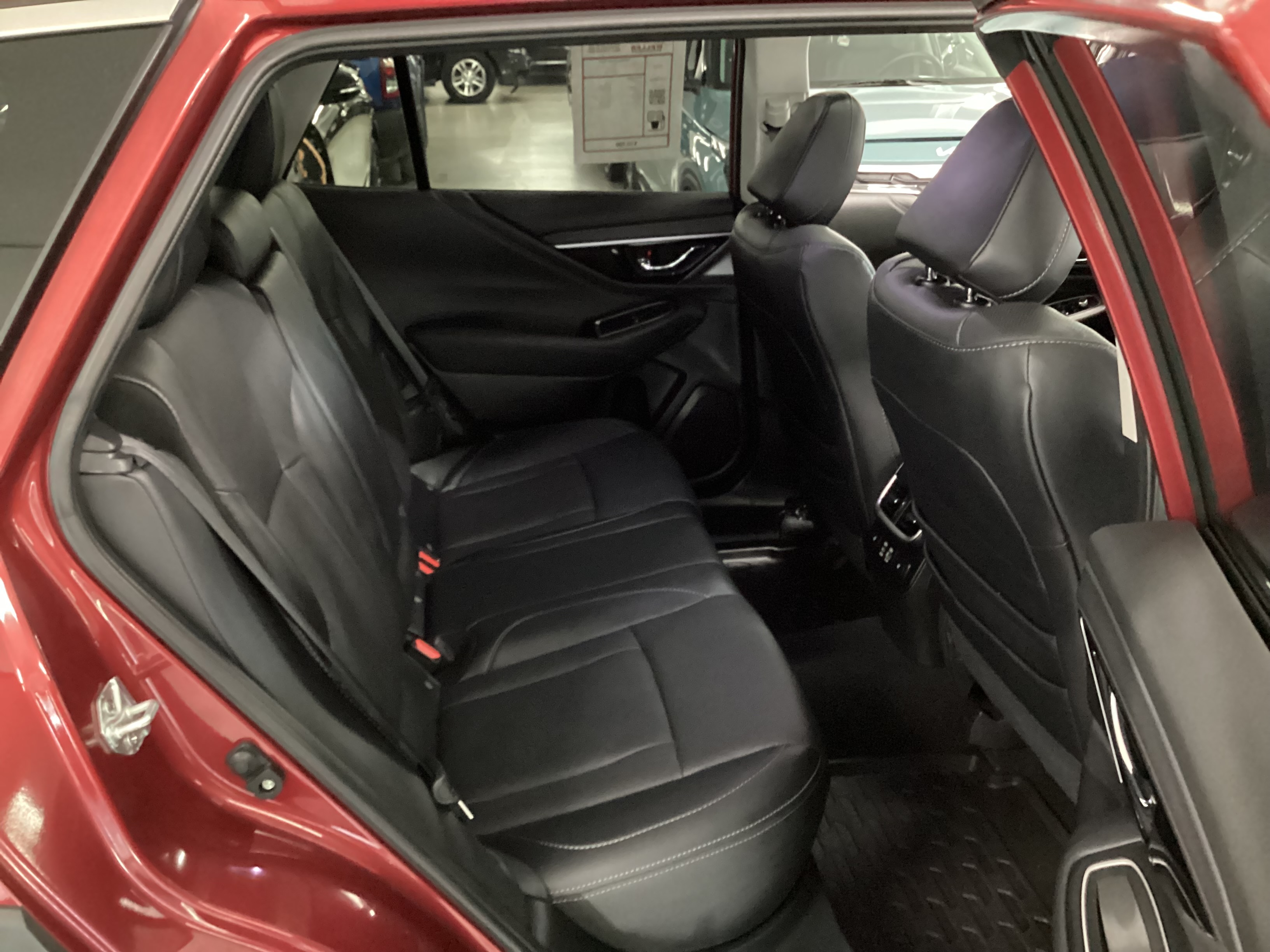 2025 SUBARU Outback Limited AWD - Image 11