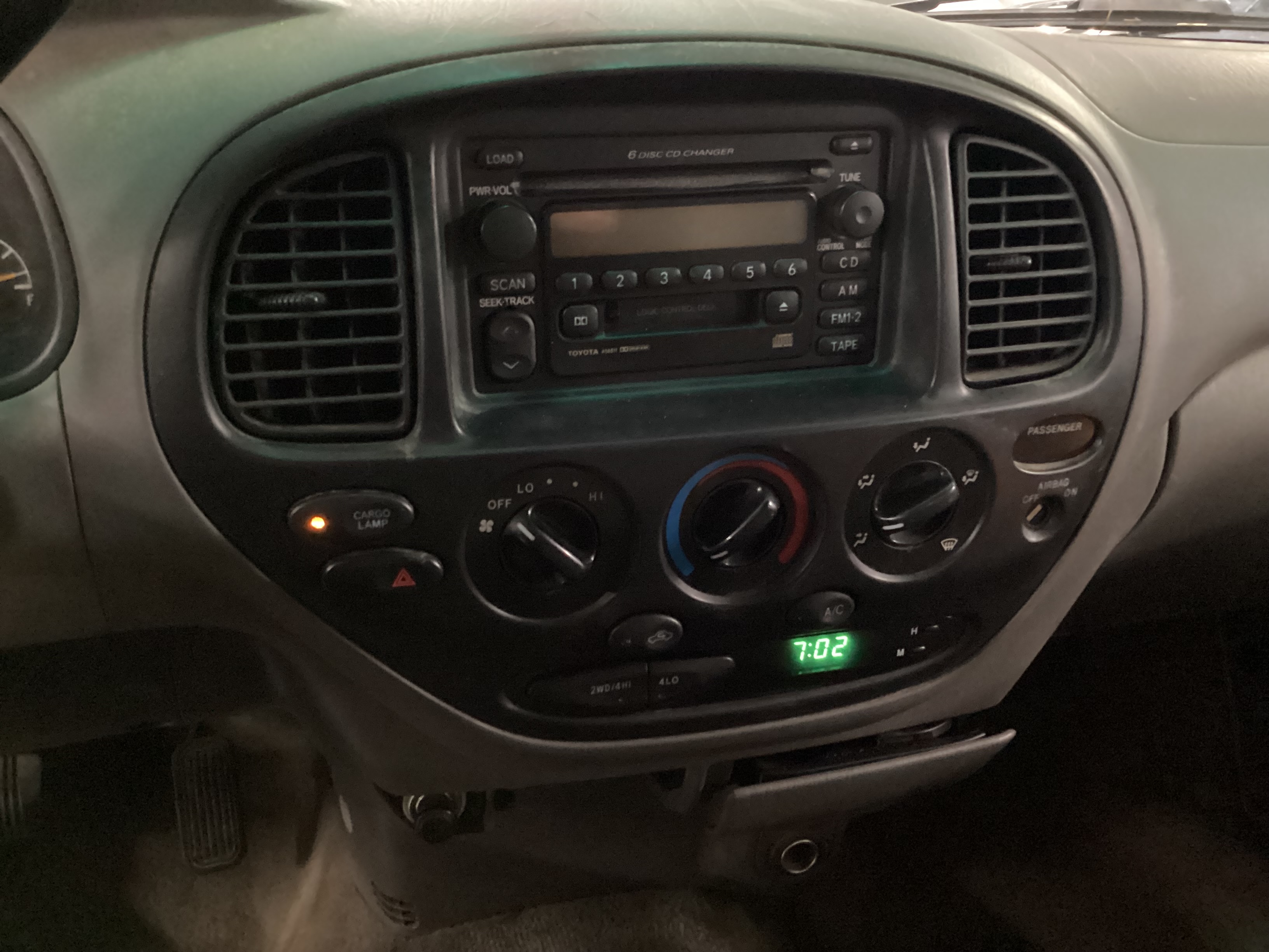 2001 TOYOTA Tundra Limited Access Cab 4WD - Image 13