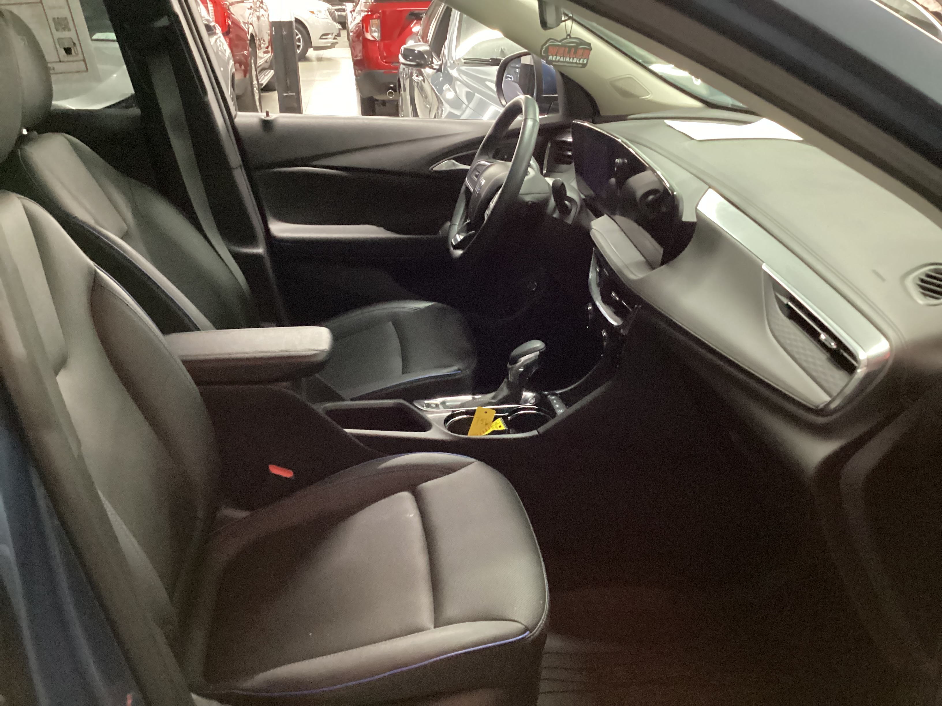2025 BUICK Encore GX AWD Sport Touring - Image 11