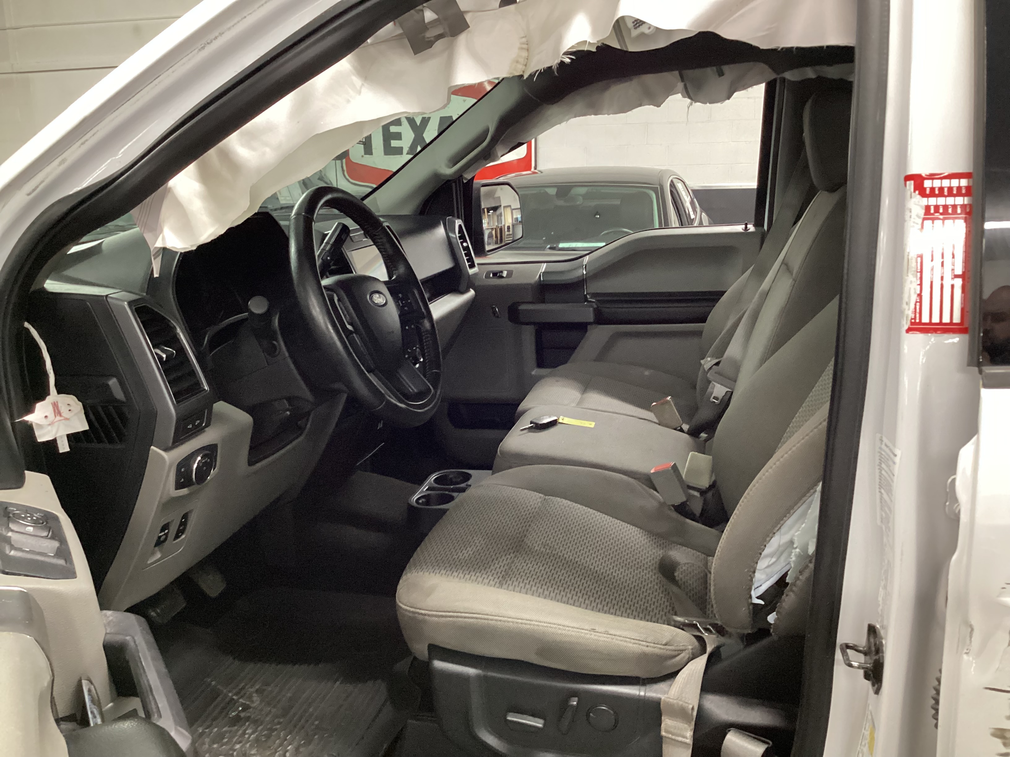 2019 FORD F-150 SuperCrew XLT 4WD - Image 8