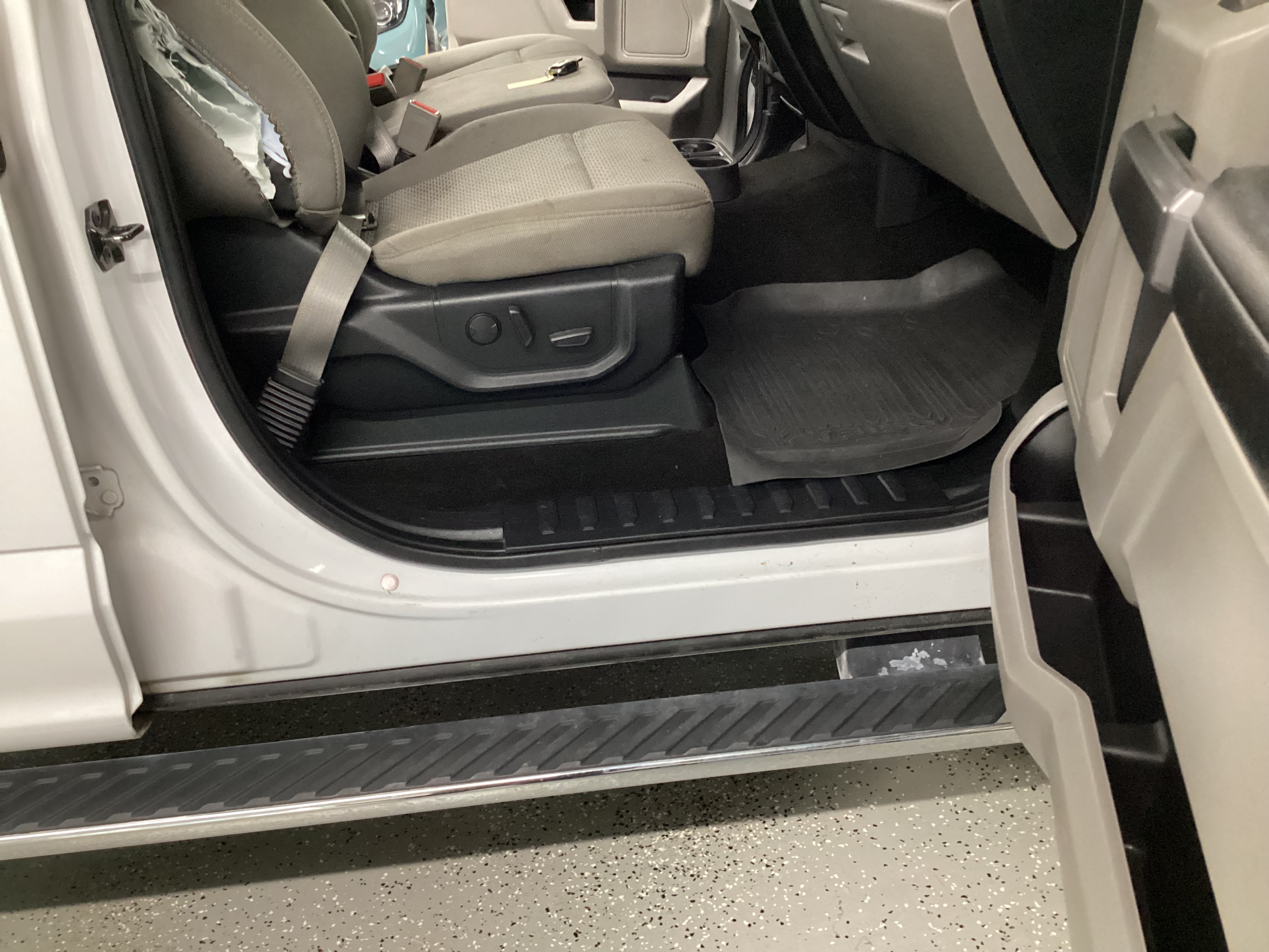 2019 FORD F-150 SuperCrew XLT 4WD - Image 14