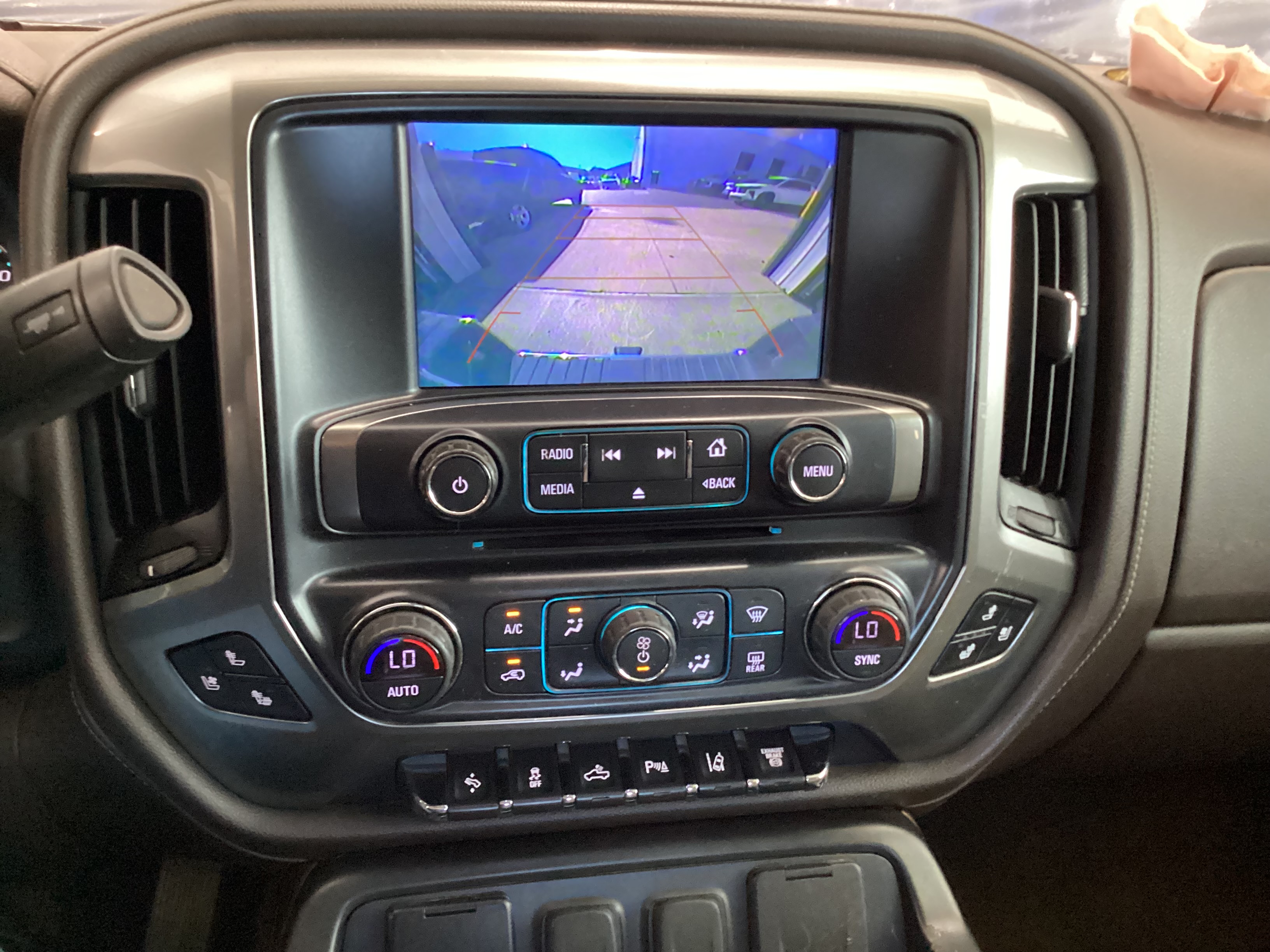 2018 CHEVROLET Silverado 3500HD 4WD Crew Cab LTZ Dually - Image 13