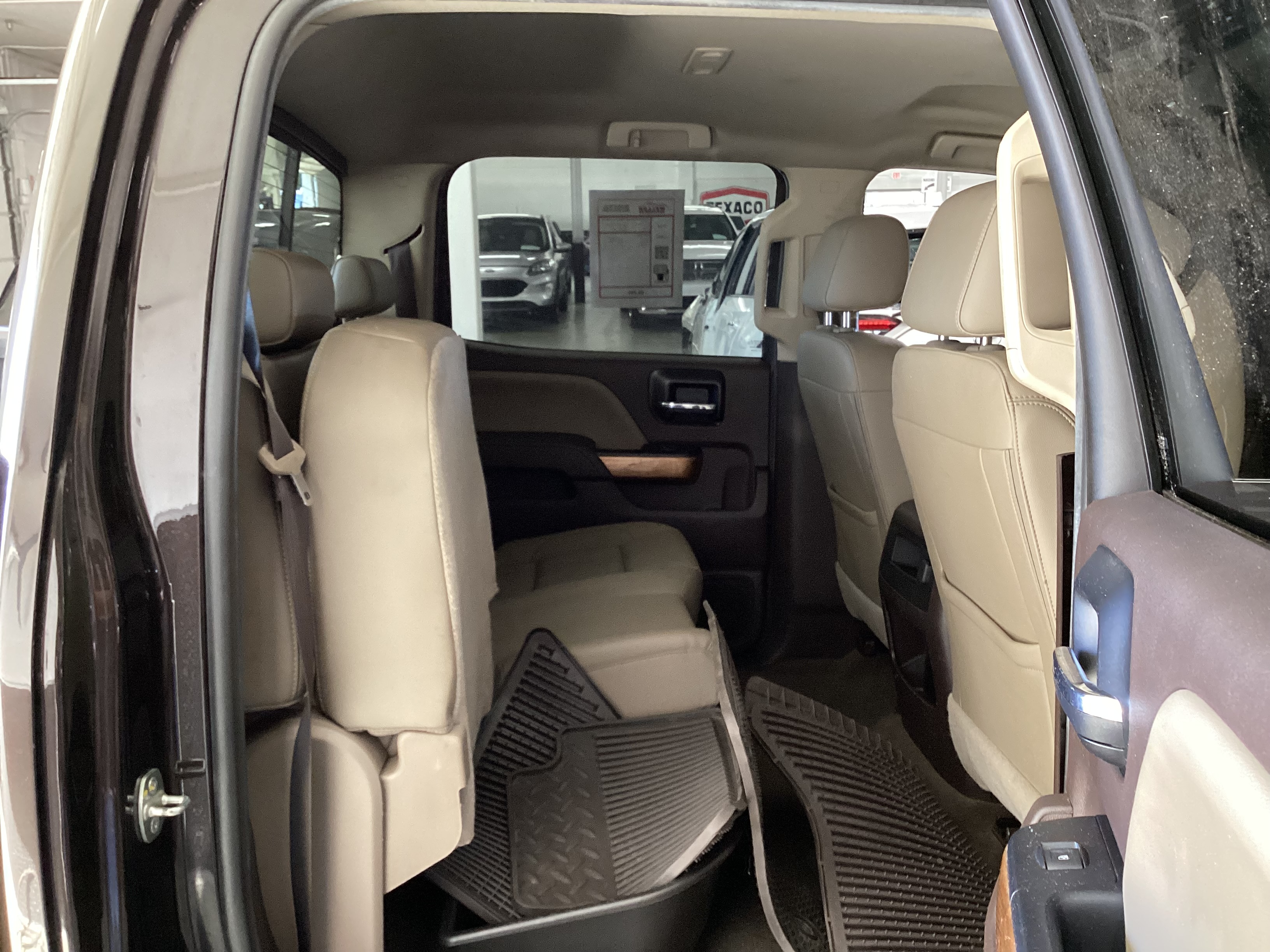 2018 CHEVROLET Silverado 3500HD 4WD Crew Cab LTZ Dually - Image 19