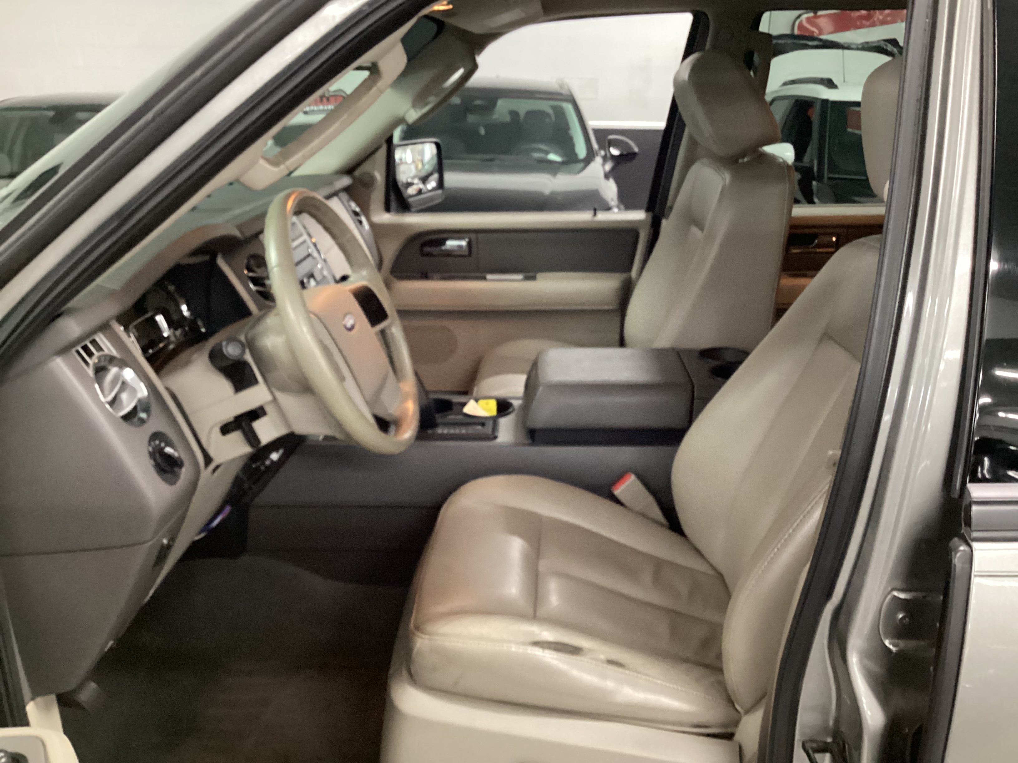 2008 FORD Expedition XLT 4WD - Image 6