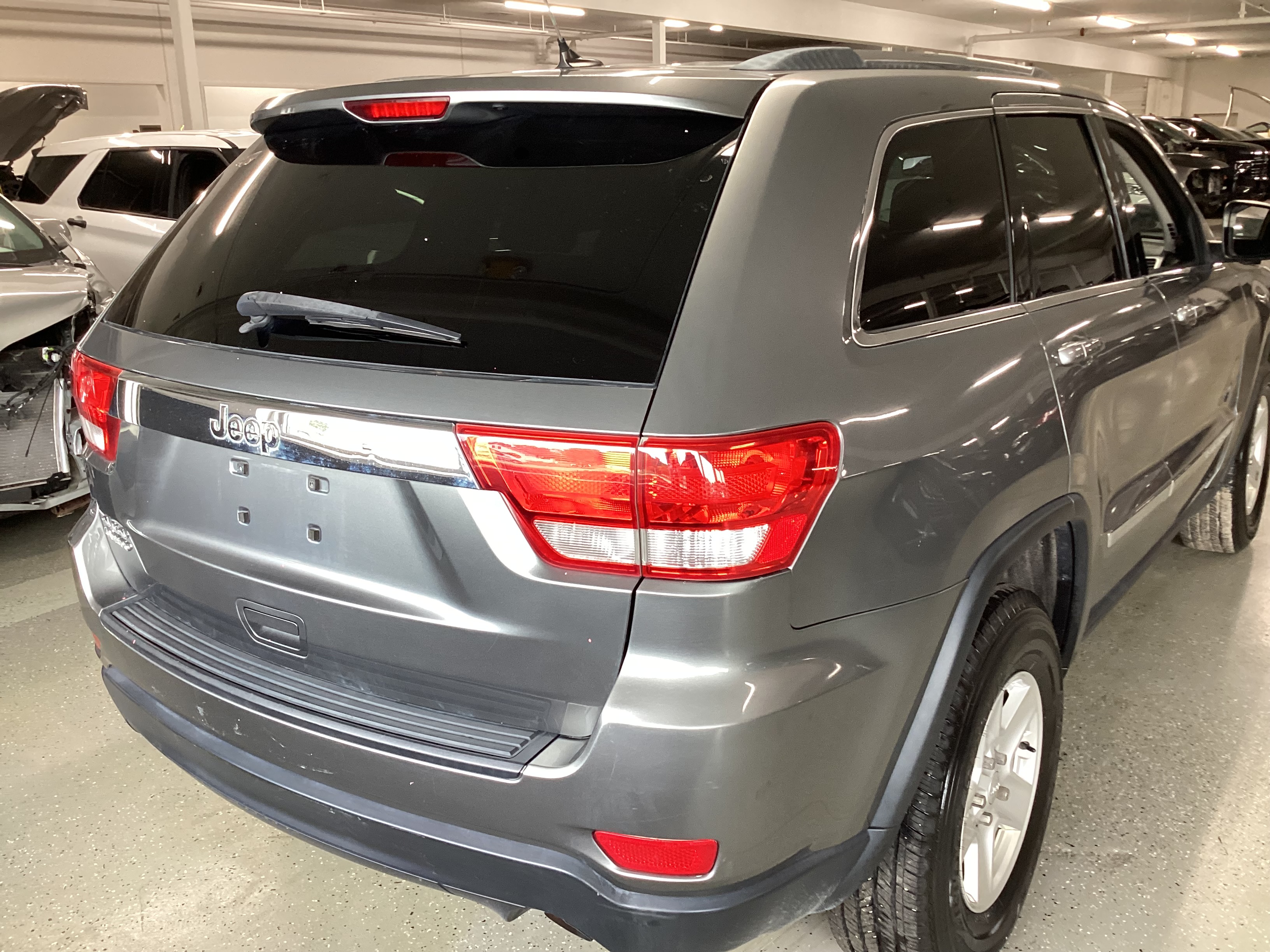 2012 JEEP Grand Cherokee Laredo 4WD - Image 3
