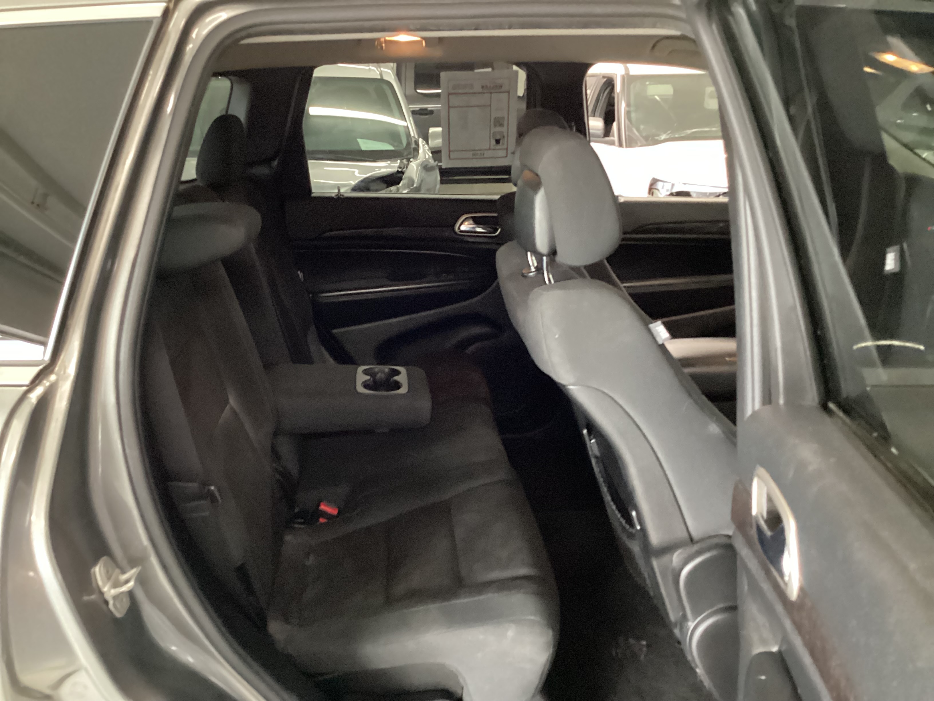 2012 JEEP Grand Cherokee Laredo 4WD - Image 9