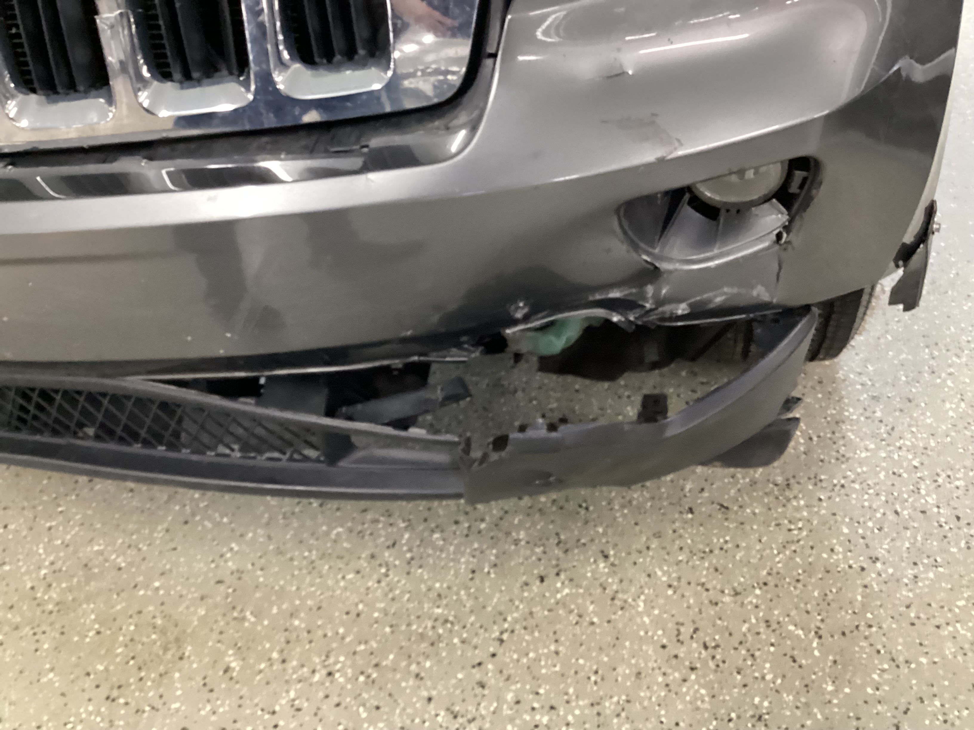 2012 JEEP Grand Cherokee Laredo 4WD - Image 17