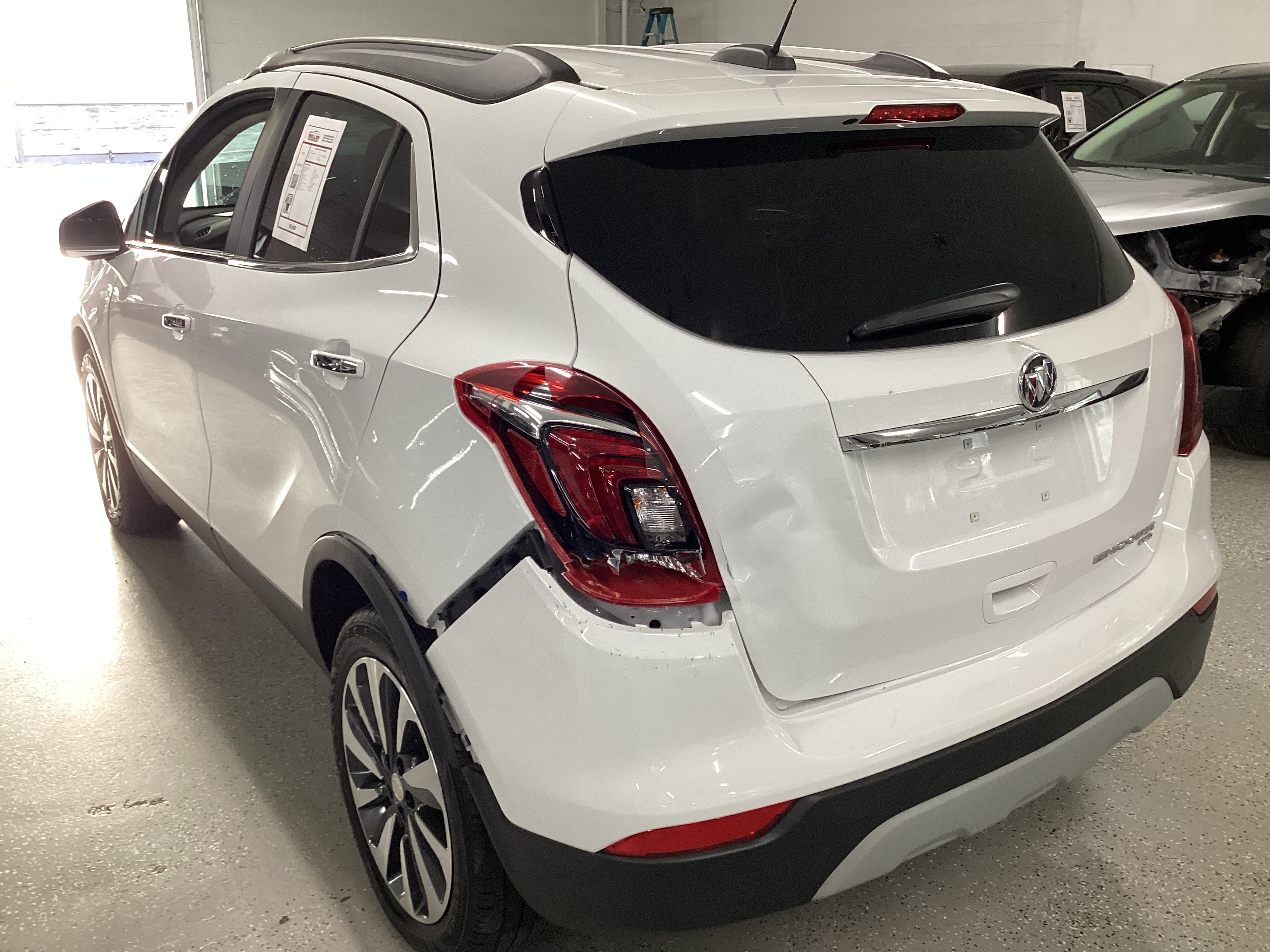 2022 BUICK Encore Preferred AWD - Image 2