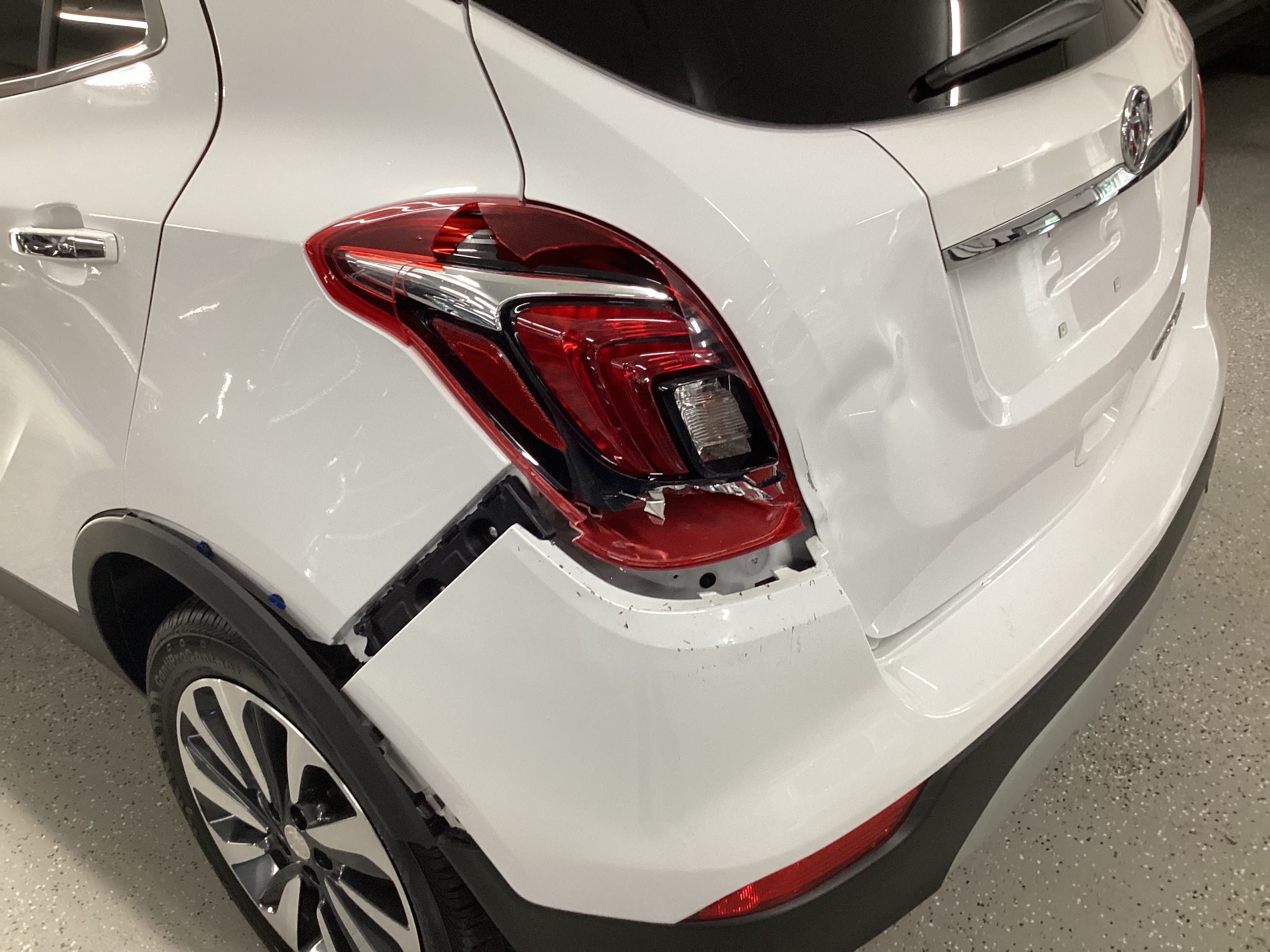 2022 BUICK Encore Preferred AWD - Image 9