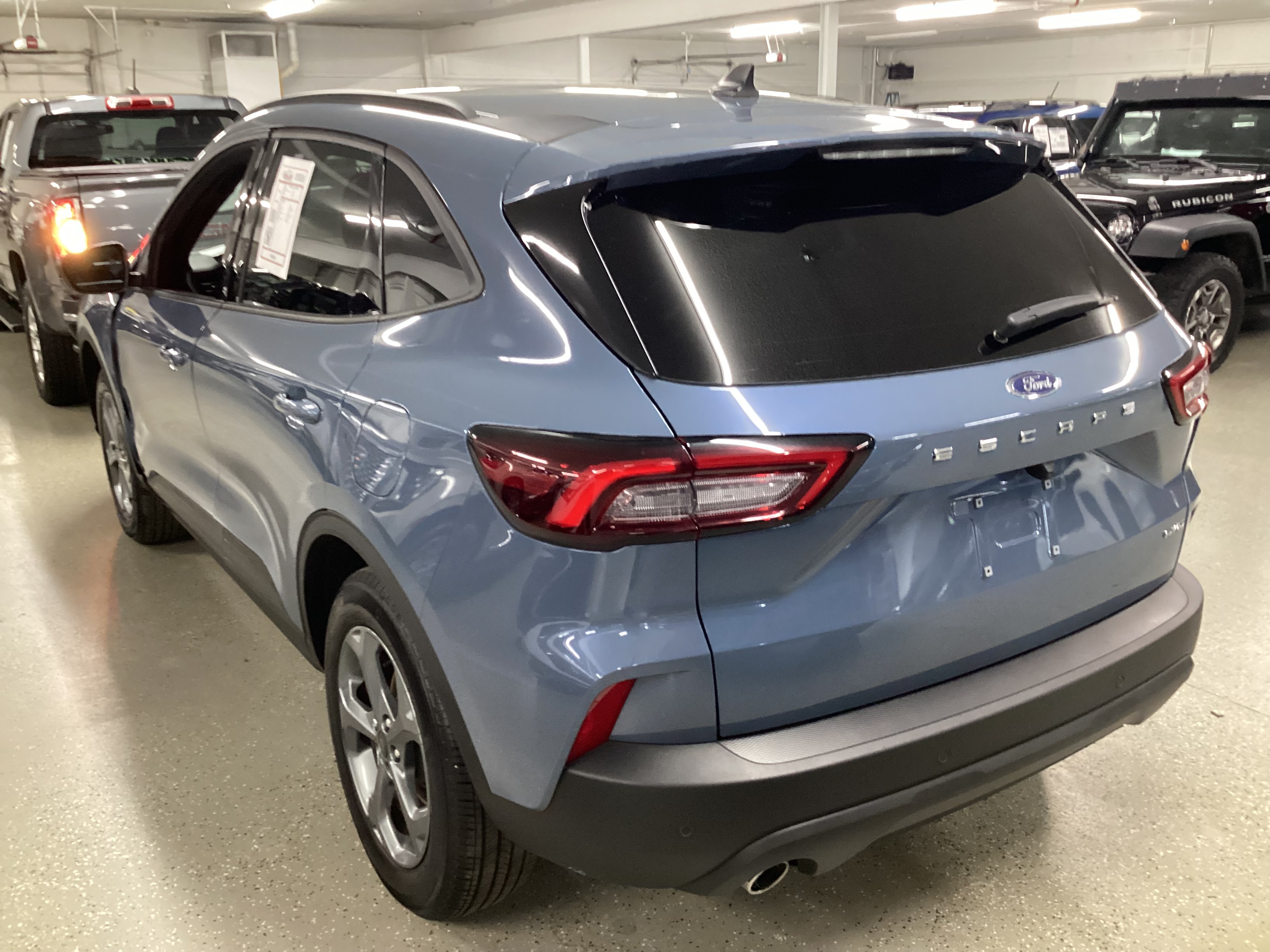 2025 FORD Escape ST Line AWD - Image 2